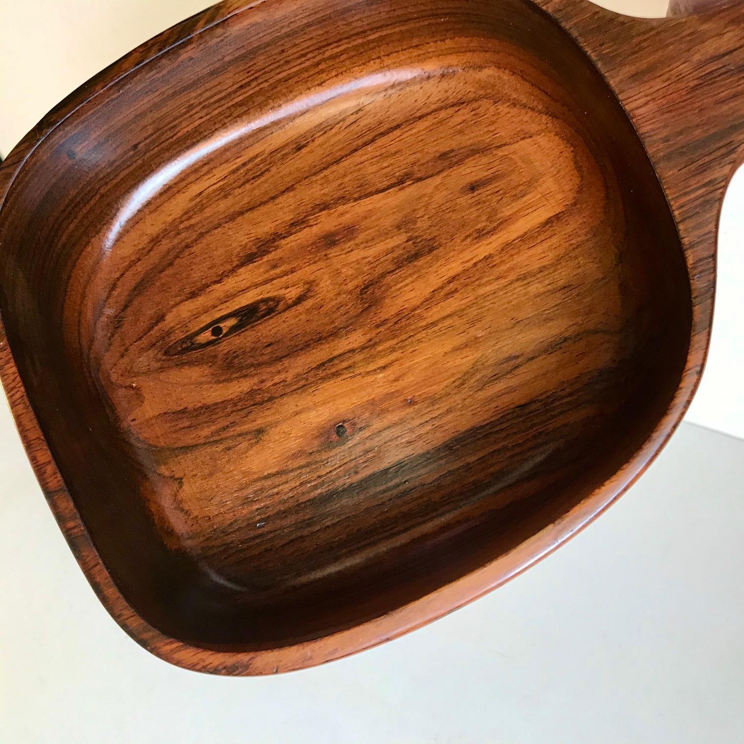 Organically shaped bowl in Brazilian Jacaranda wood. Designed by Brazilian wood art icon Jean Gillon during the 1960s in a series for Italma and Georg Jensen in Denmark. Due to Cites regulation this bowl can only be sold within the EU.