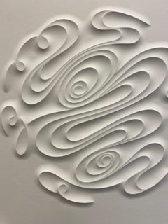 FESEX - opera in carta goffrata, opera d'arte bianca curvilinea minimalista Jacinto Moros