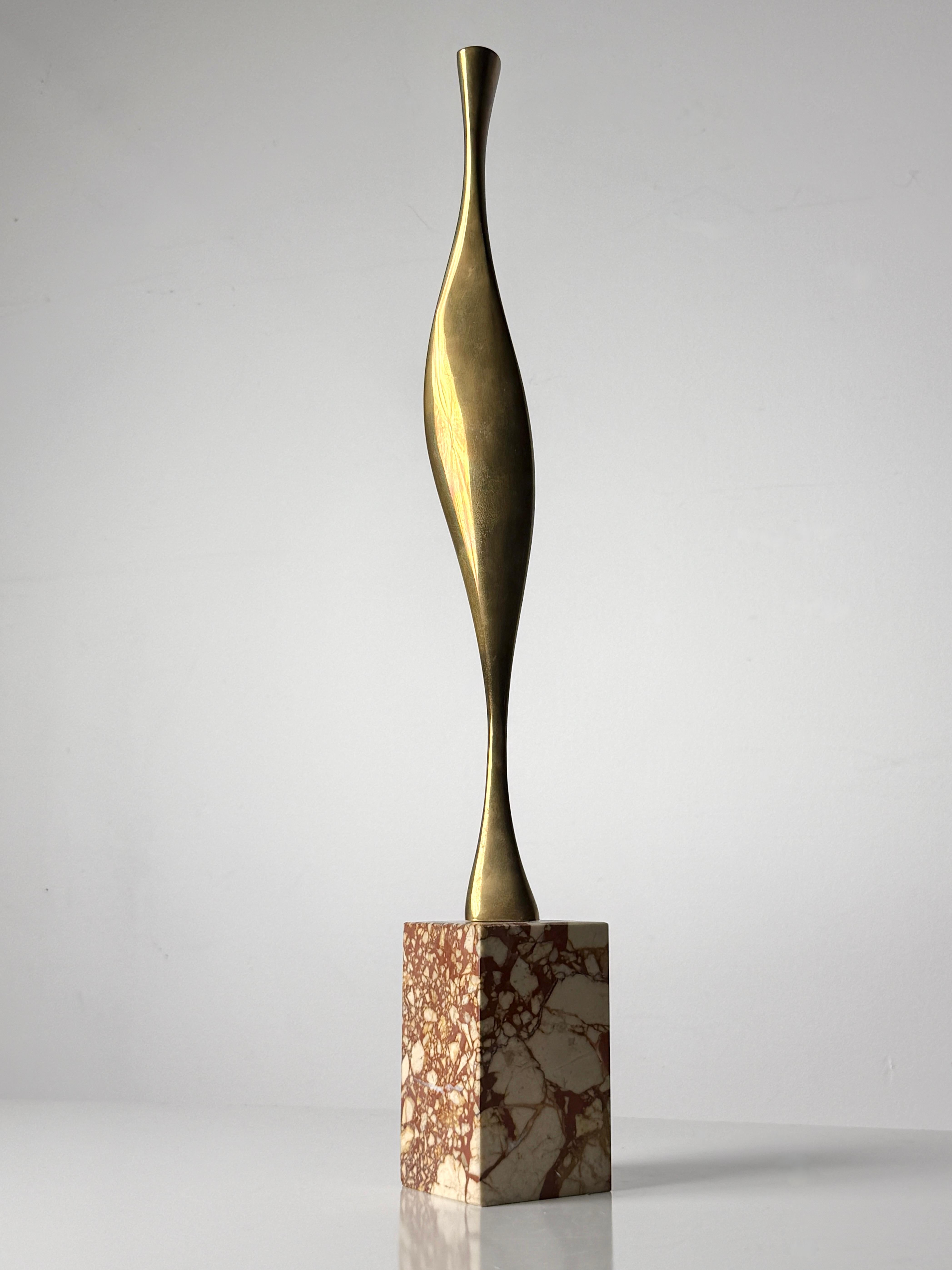 Jack Arnold Escultura modernista abstracta biomórfica de bronce sobre base de mármol Años 70 Moderno de mediados de siglo en venta