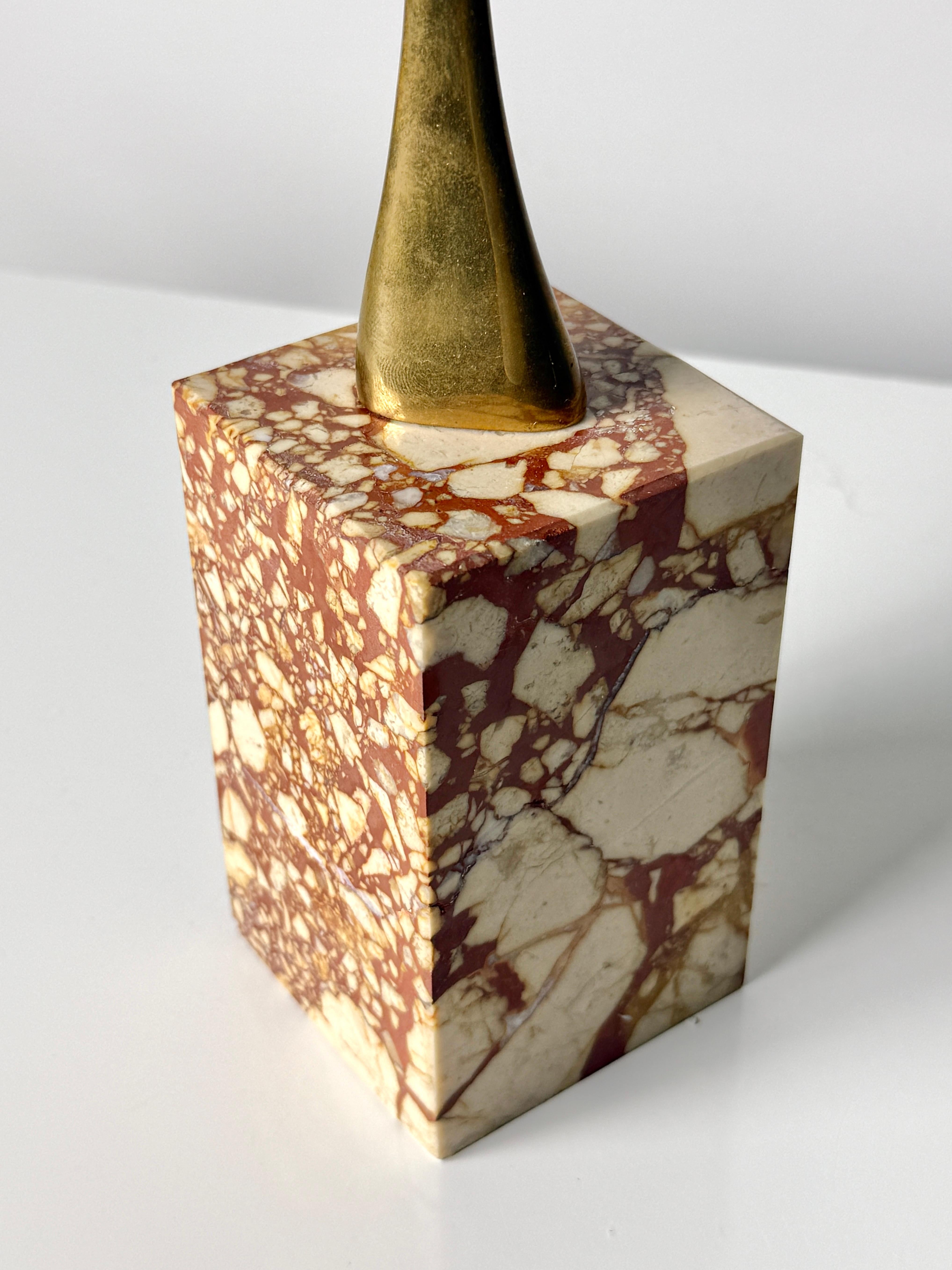 Jack Arnold Escultura modernista abstracta biomórfica de bronce sobre base de mármol Años 70 en venta 2