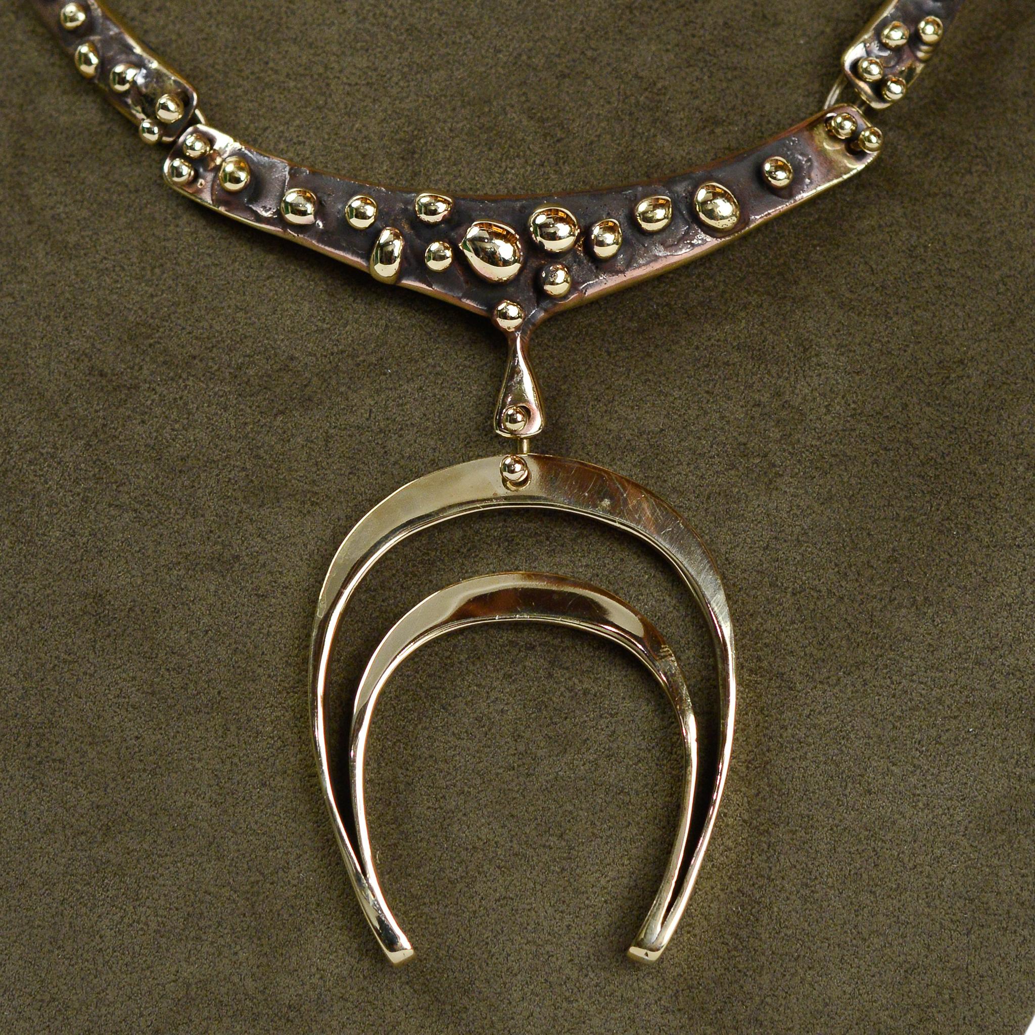 Jack Boyd Brutalist Bronze Horse Shoe Necklace 1970s In Excellent Condition For Sale In Los Angeles, CA