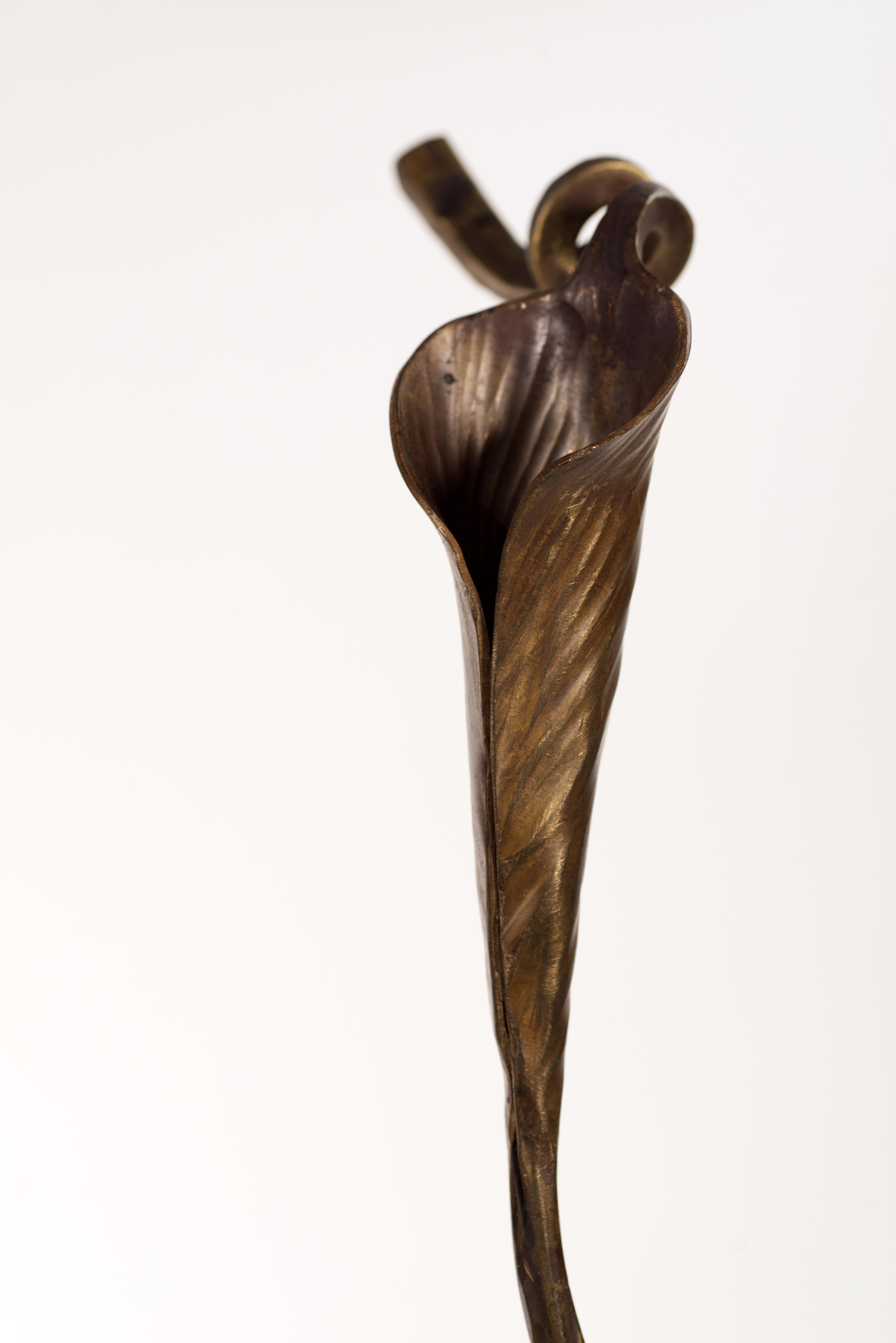 XX secolo Scultura o portacandele in bronzo forgiato di Jack Brubaker in vendita