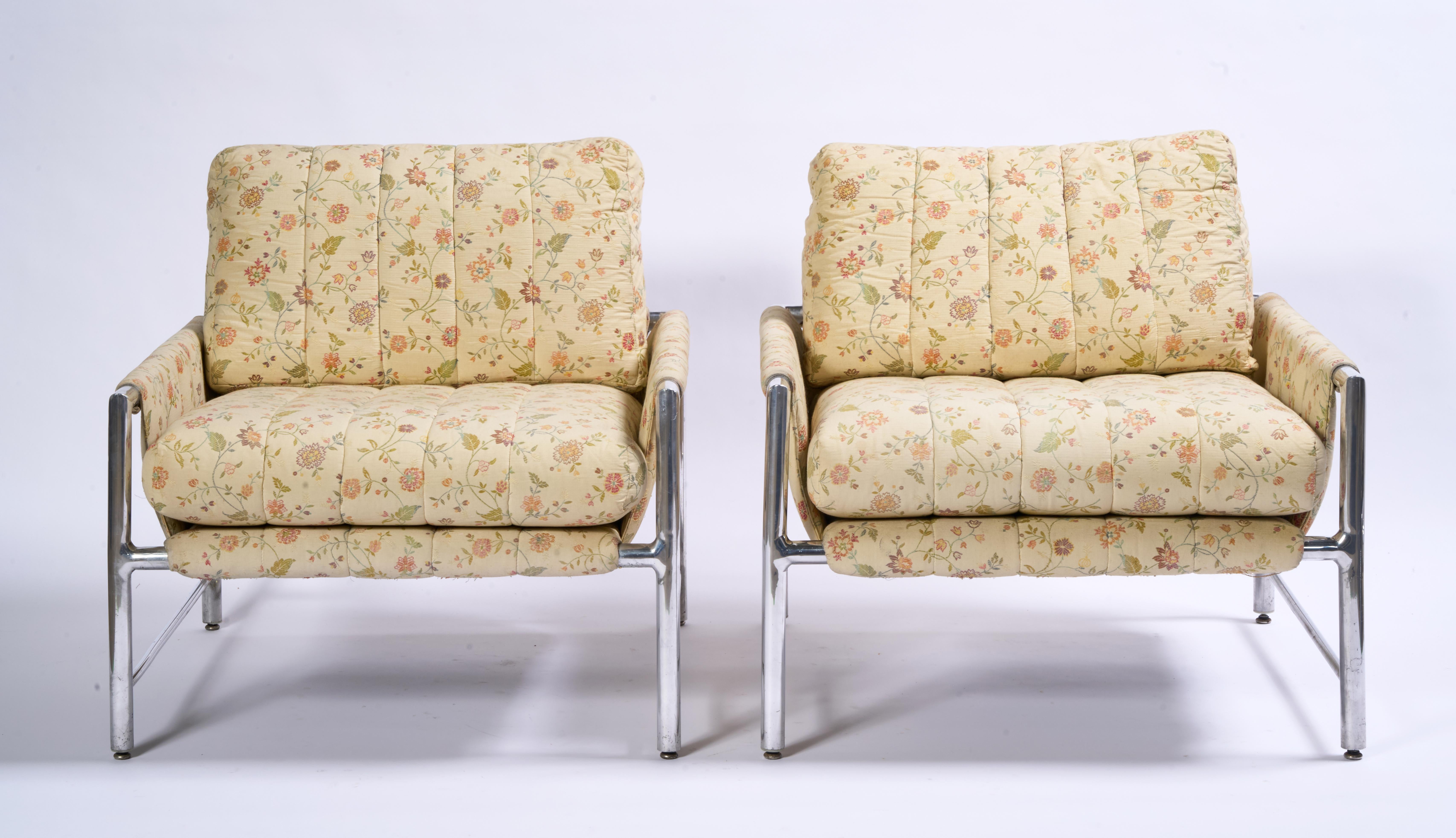 Sedie Jack Cartwright, Alluminio, Fabrice, Una Coppia

Un design davvero unico che imita l'aspetto di una sorta di fionda per la seduta e lo schienale, con la fionda in tessuto che avvolge il telaio in alluminio e due cuscini sciolti che fluttuano