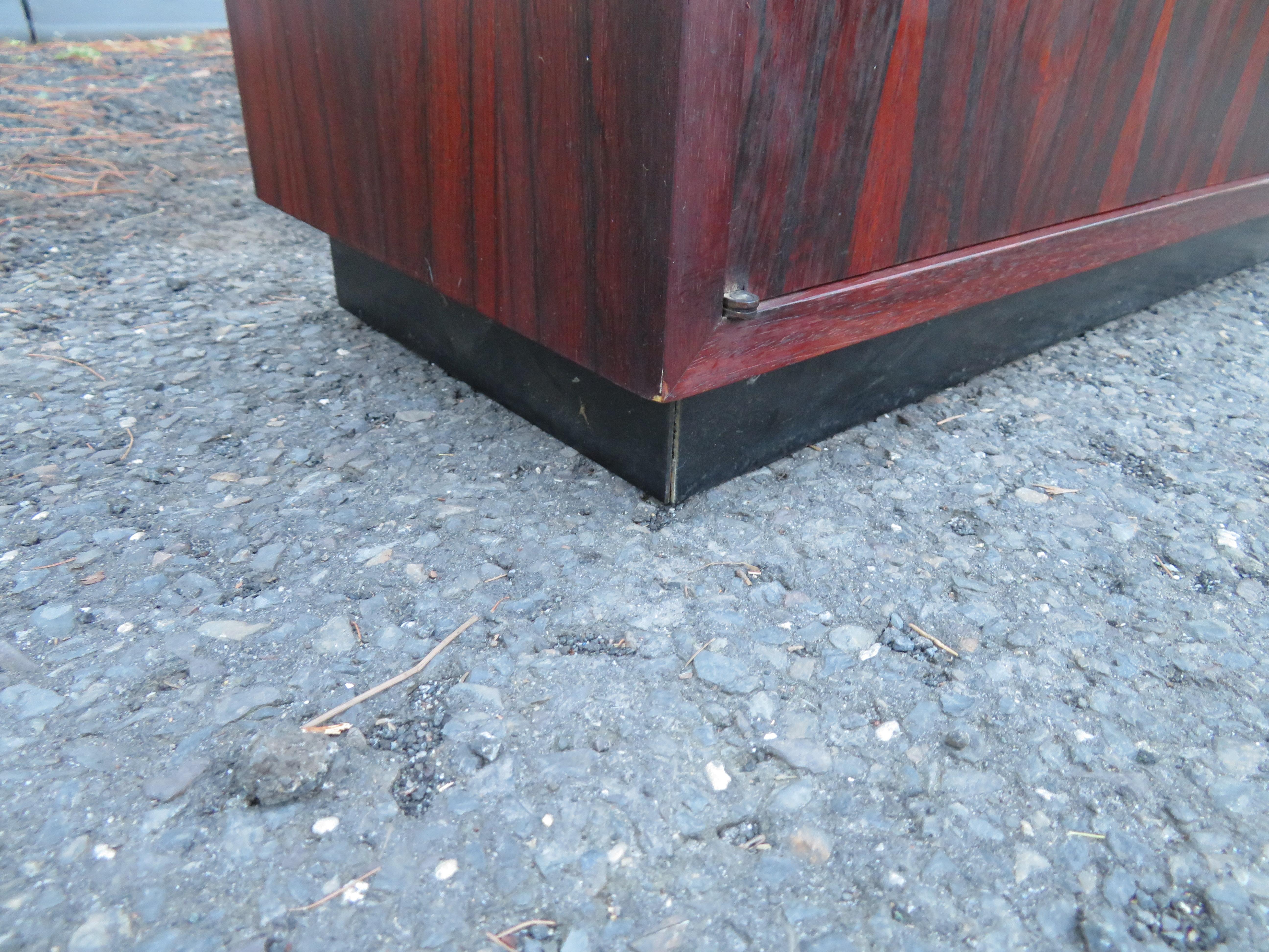 Metal Jack Cartwright for Founders Brazilian Rosewood Bar Cabinet Mid-Century Modern For Sale