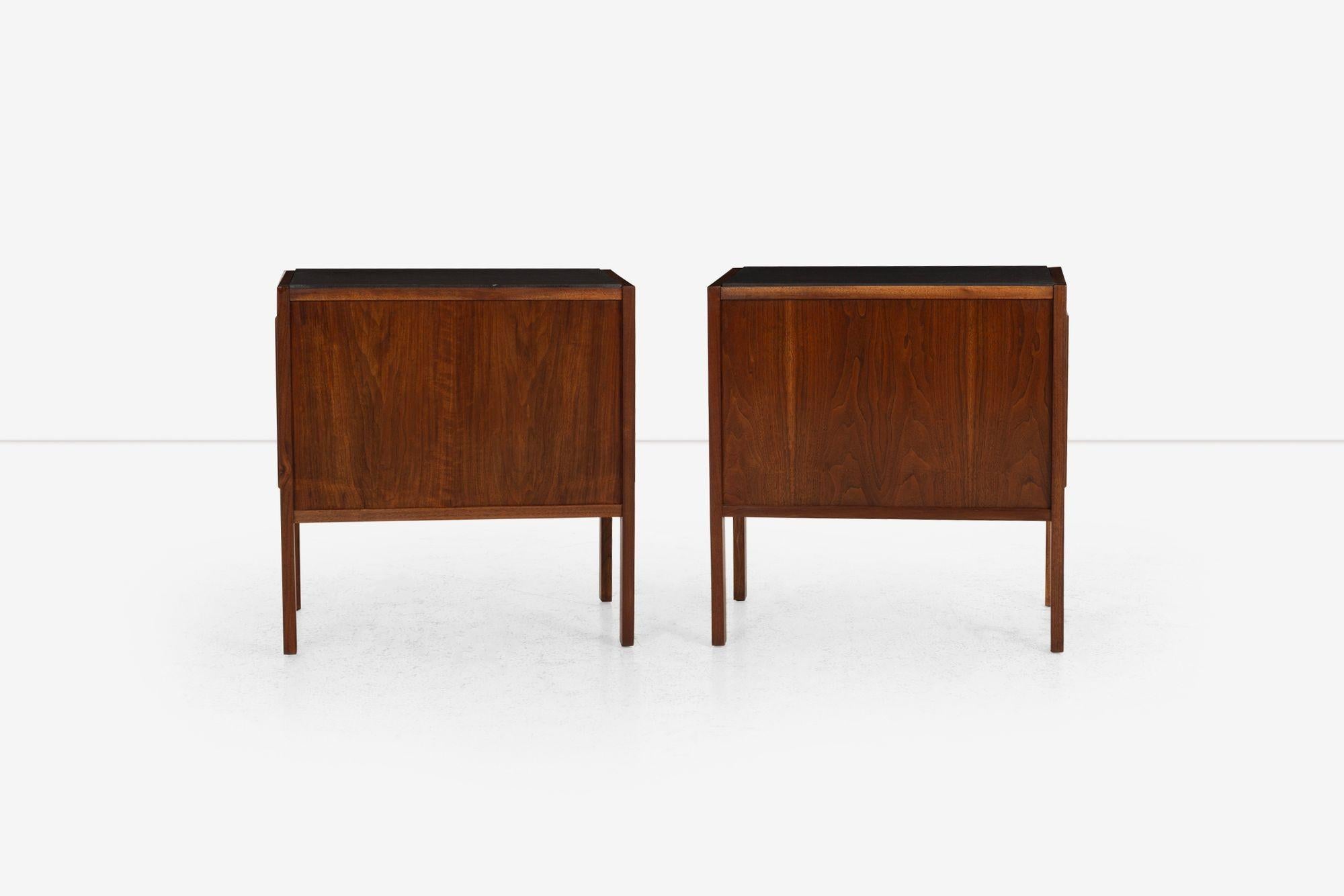 Jack Cartwright for Founders Furniture Walnut and Slate Nightstands, 1960 im Angebot 3