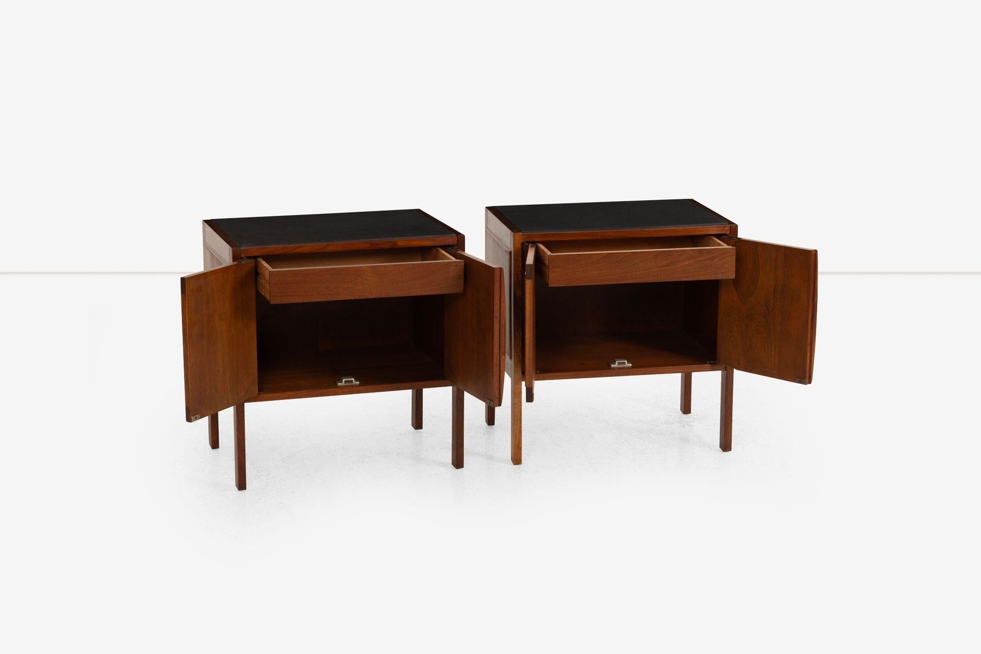 Jack Cartwright for Founders Furniture Walnut and Slate Nightstands, 1960 (amerikanisch) im Angebot