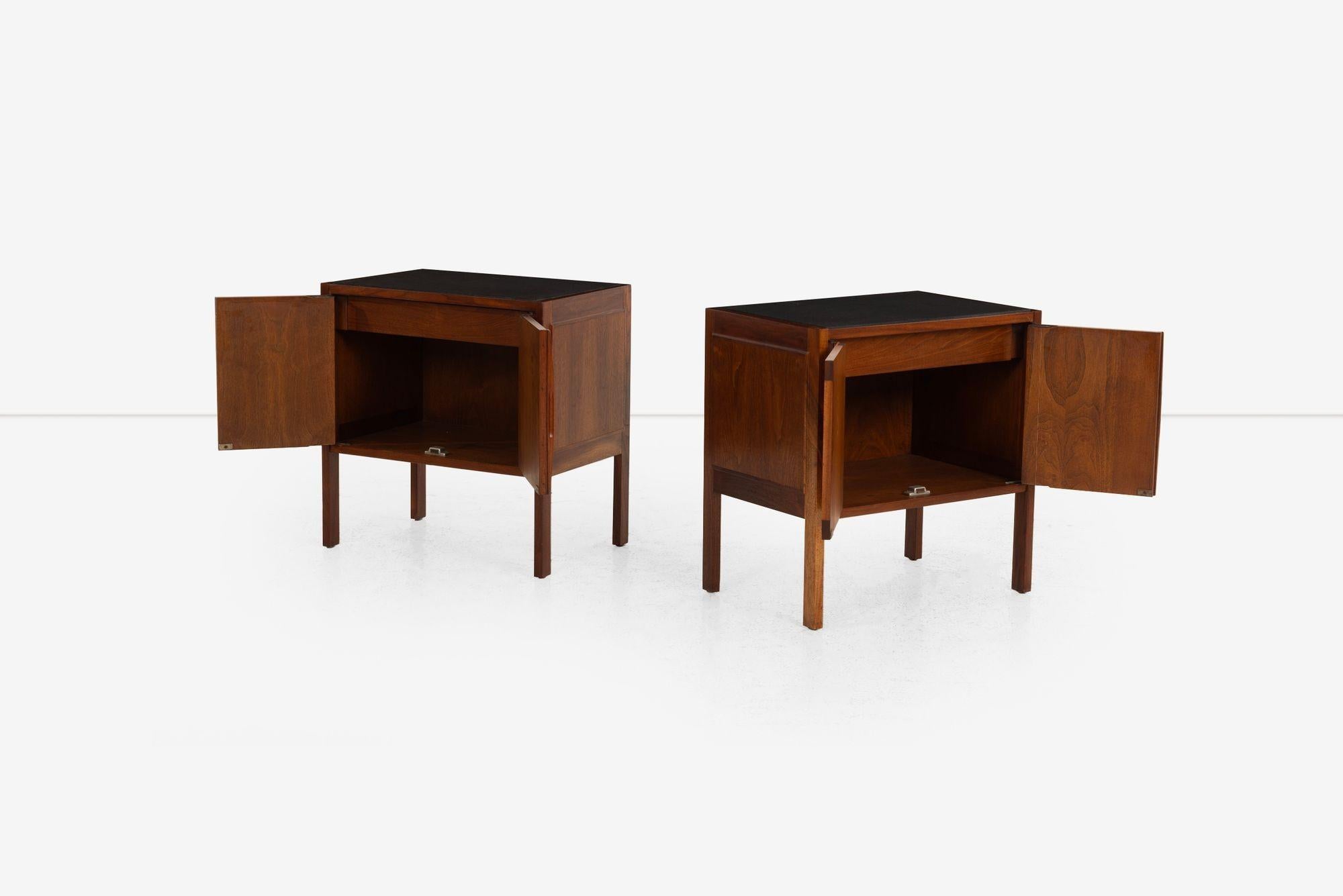 Jack Cartwright for Founders Furniture Walnut and Slate Nightstands, 1960 (Schiefer) im Angebot