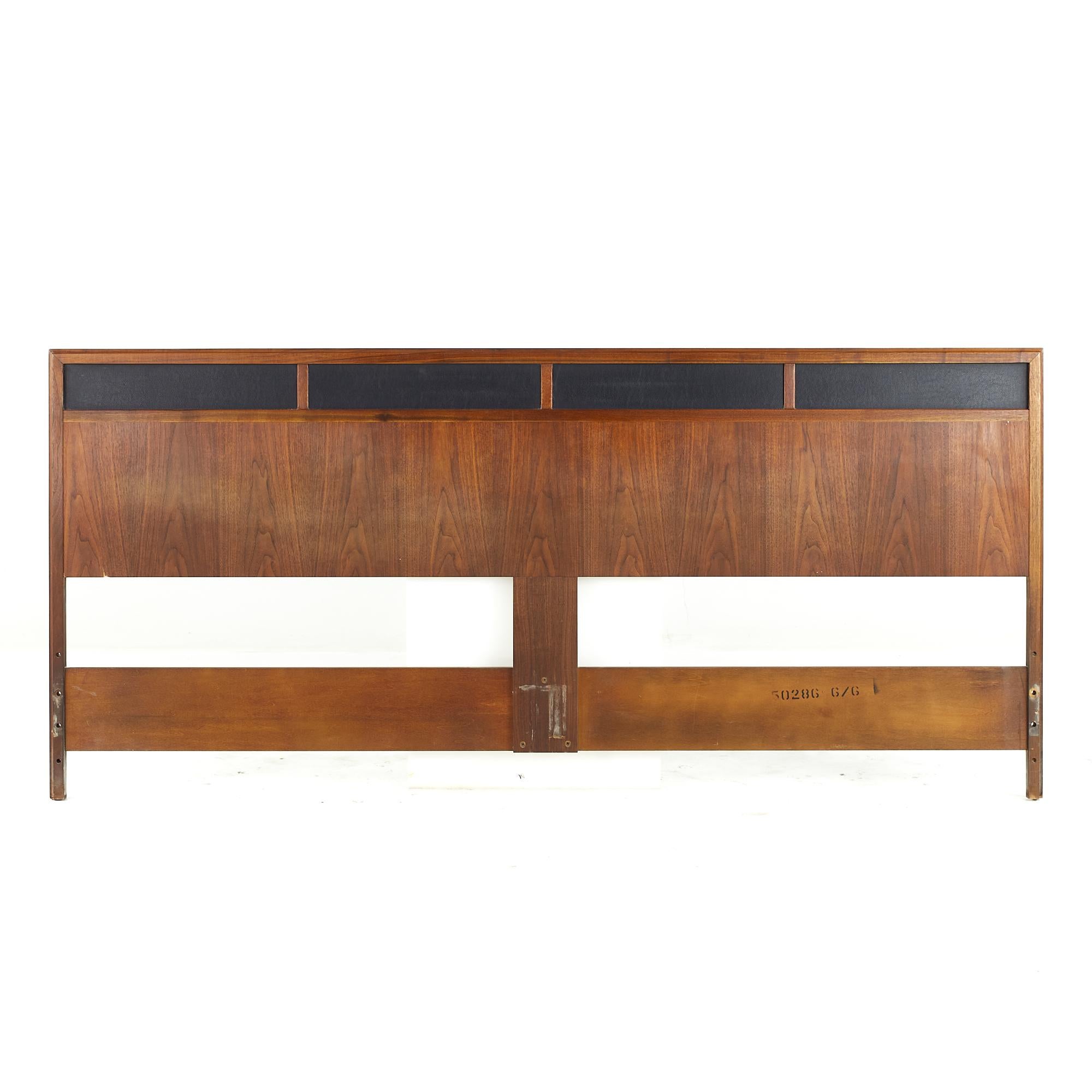 Jack Cartwright for Founders Mid Century King Headboard

 This headboard measures: 77.25 wide x 1.25 deep x 35 inches high

All pieces of furniture can be had in what we call restored vintage condition. That means the piece is restored upon