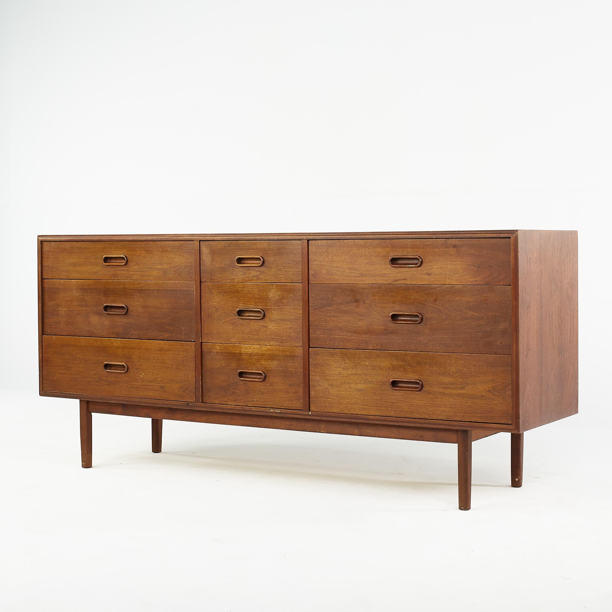 Mid-Century Modern Jack Cartwright for Founders Mid Century Lowboy Dresser