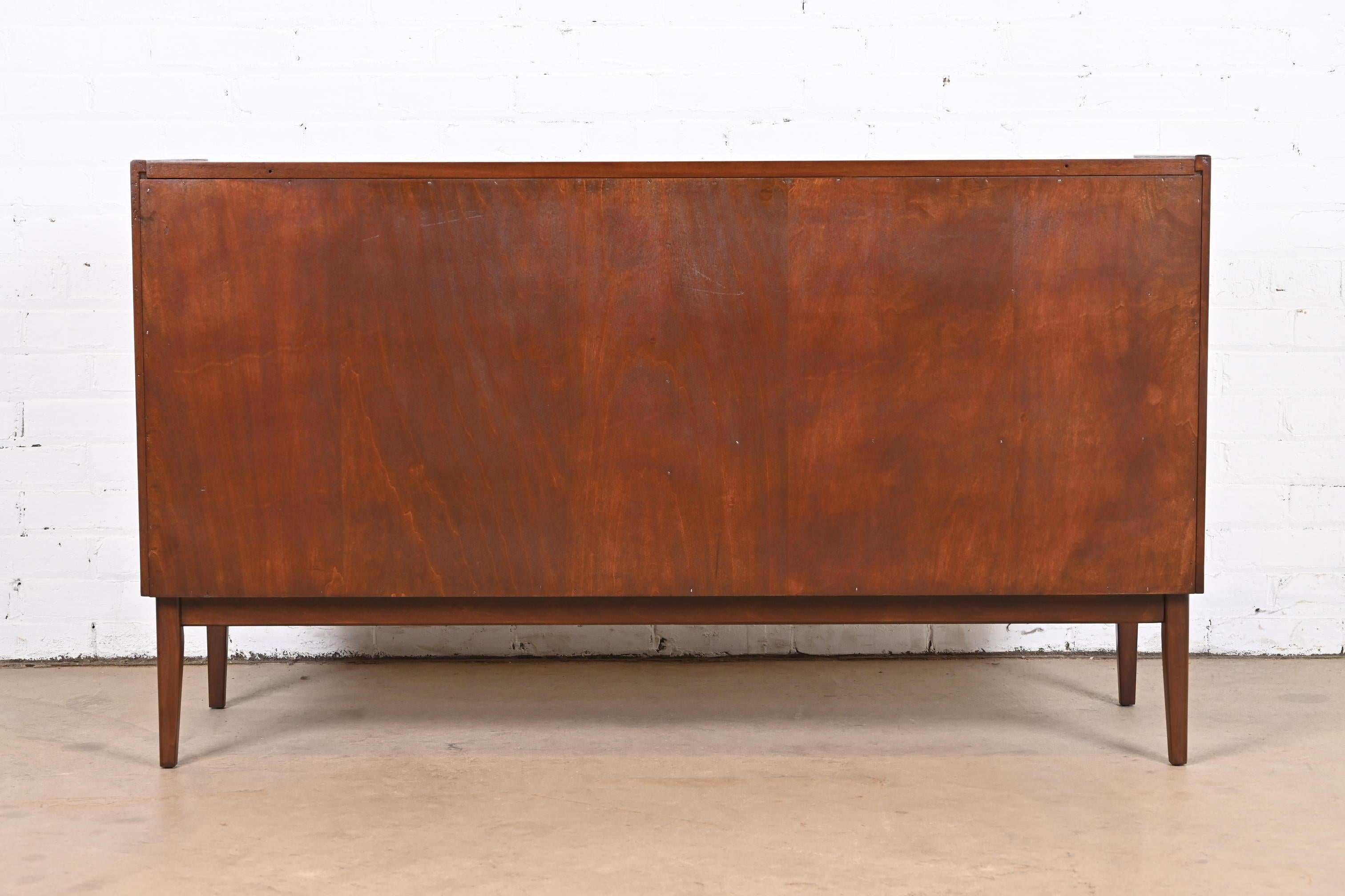 Jack Cartwright for Founders Mid-Century Modern Walnut Credenza, Refinished 8