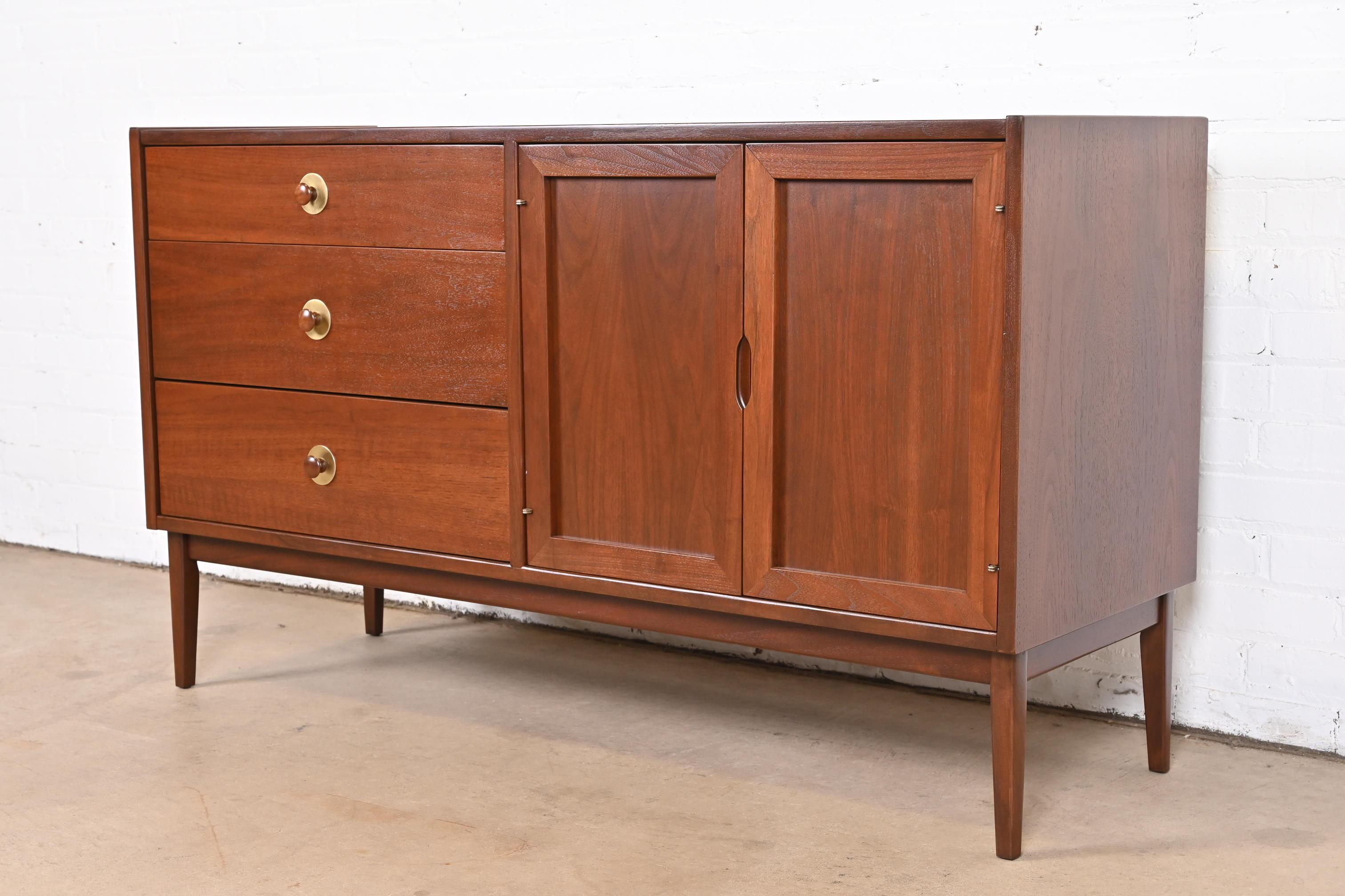 American Jack Cartwright for Founders Mid-Century Modern Walnut Credenza, Refinished