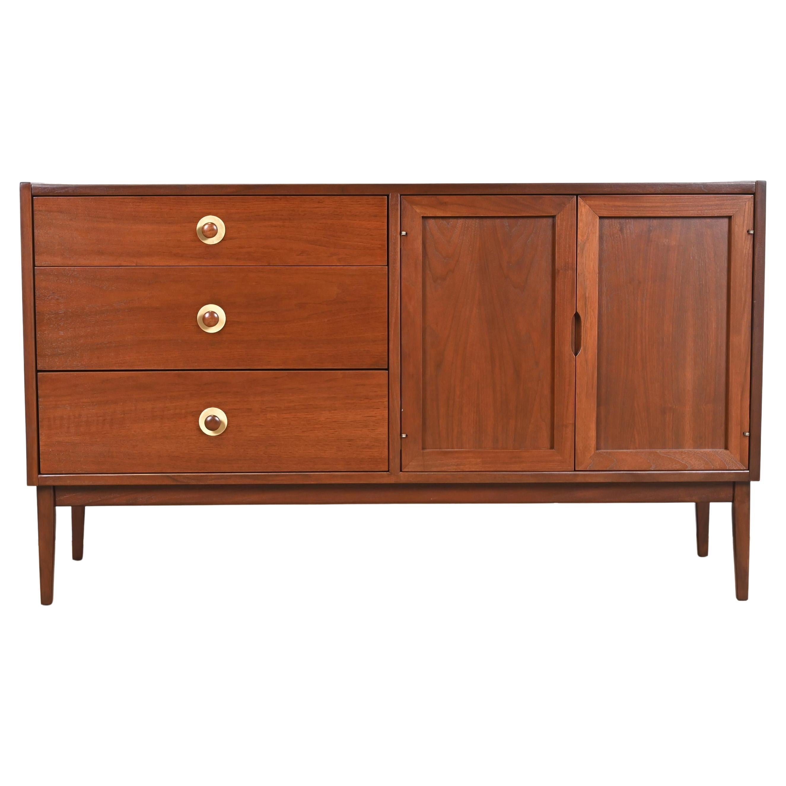 Jack Cartwright for Founders Mid-Century Modern Walnut Credenza, Refinished