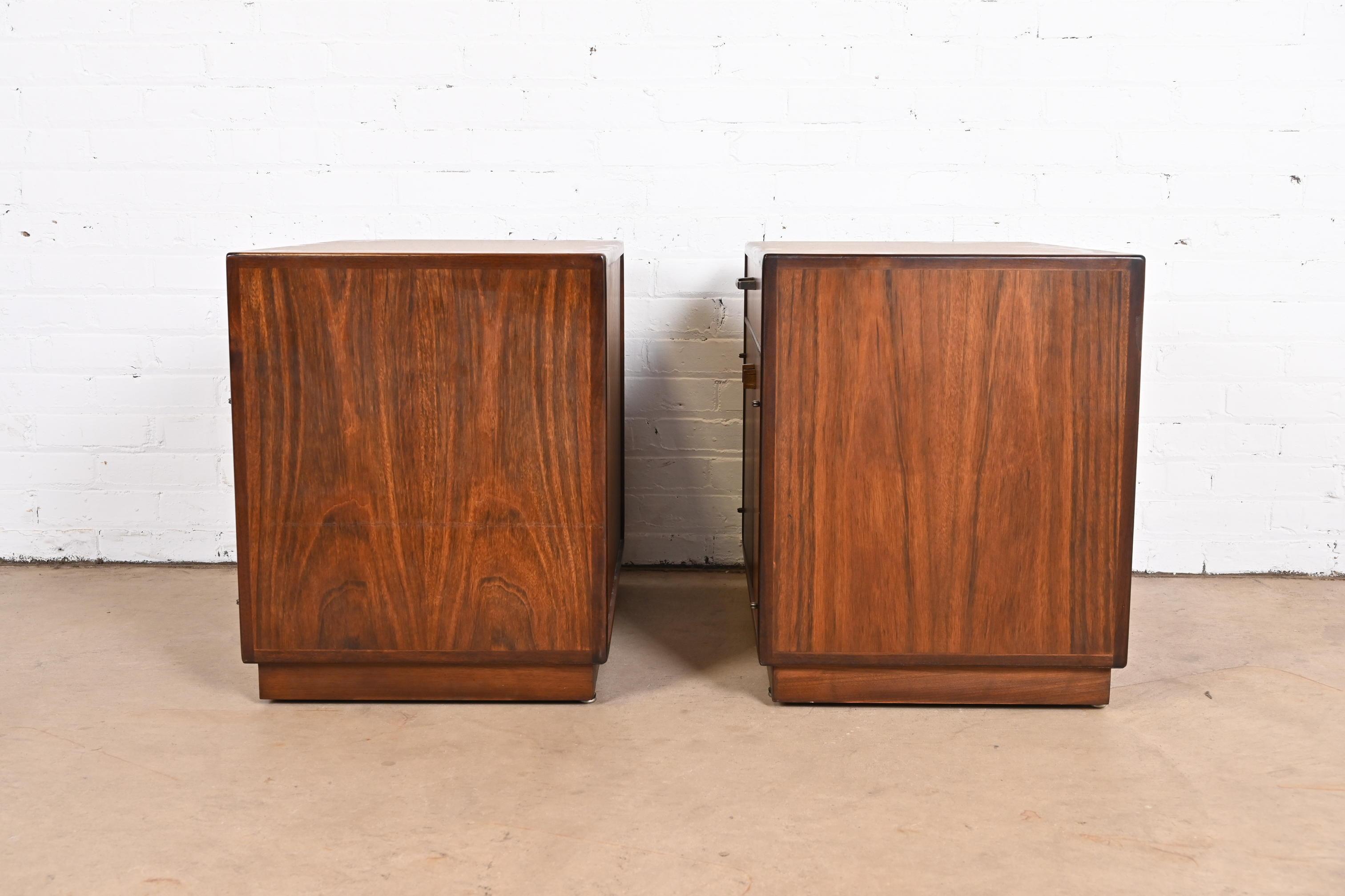 Jack Cartwright for Founders Mid-Century Modern Walnut Nightstands, Pair 10