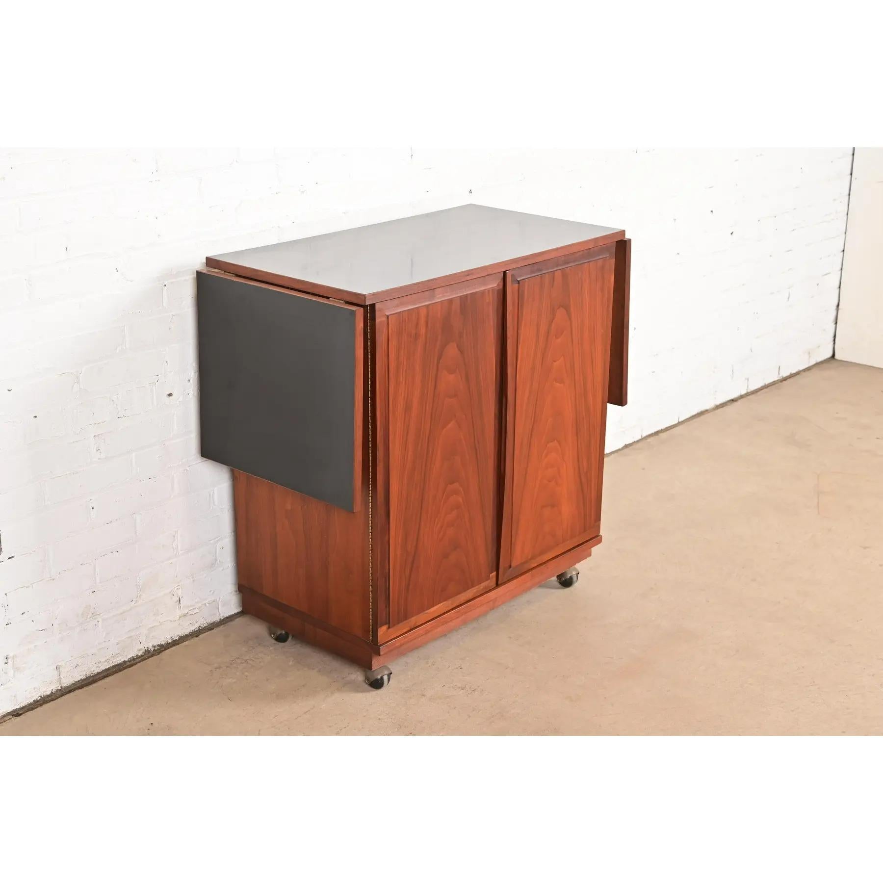 Mid-20th Century Jack Cartwright for Founders Mid-Century Modern Walnut Rolling Buffet Server For Sale