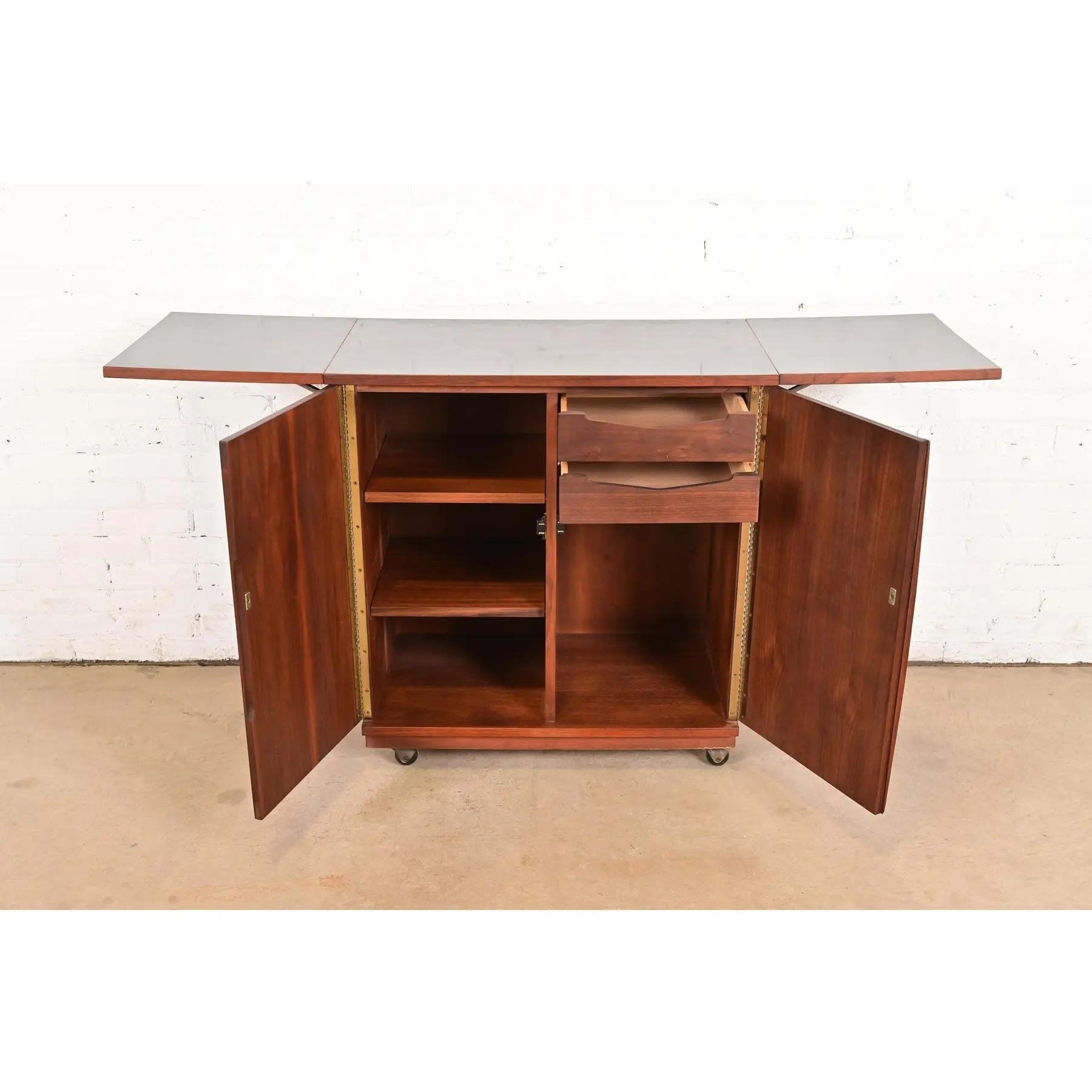 Jack Cartwright for Founders Mid-Century Modern Walnut Rolling Buffet Server For Sale 2
