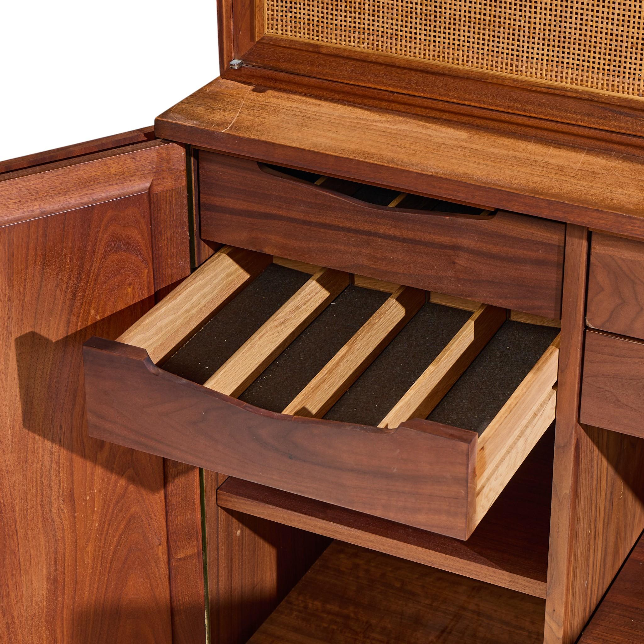 Jack Cartwright for Founders Mid Century Walnut and Cane Credenza and Hutch in vendita 3