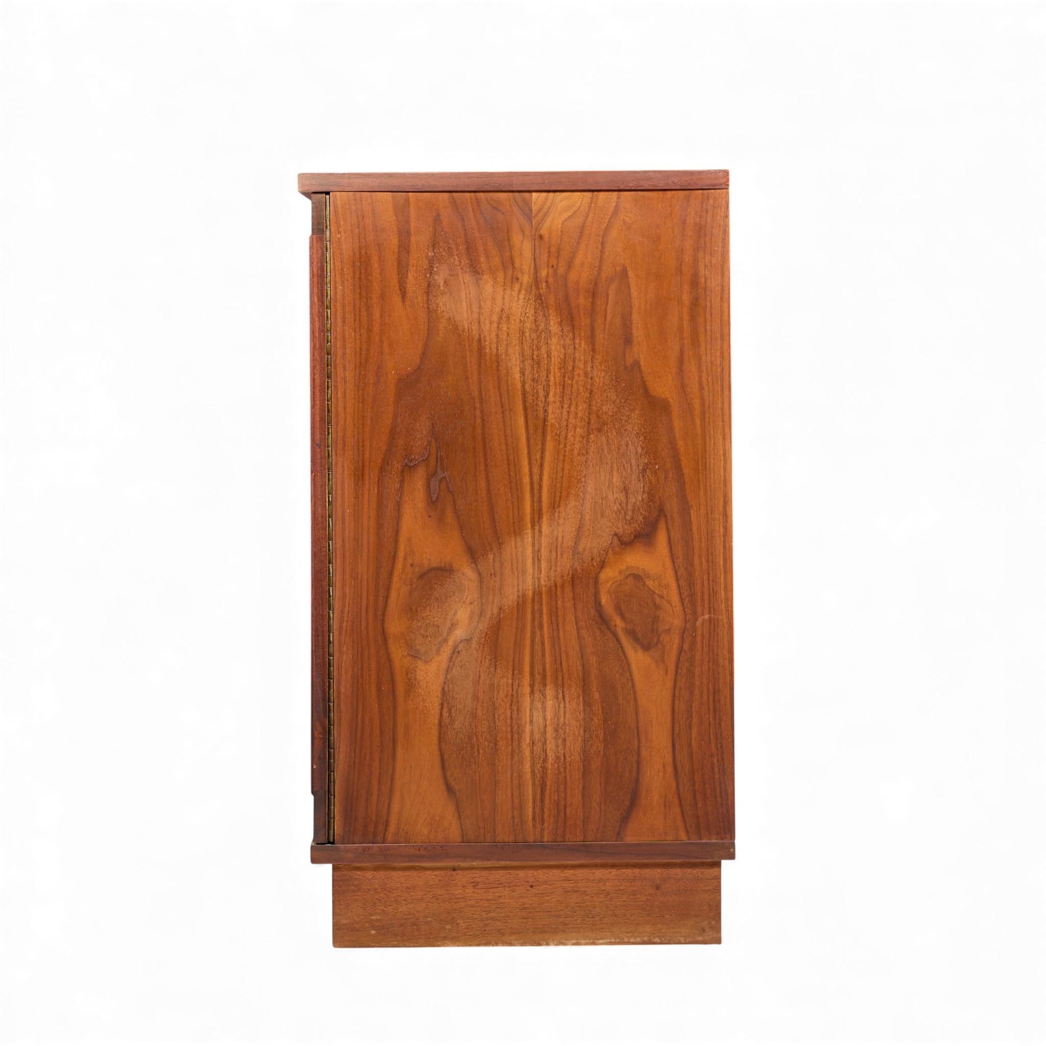 Americano Jack Cartwright for Founders Mid Century Walnut and Cane Credenza and Hutch in vendita