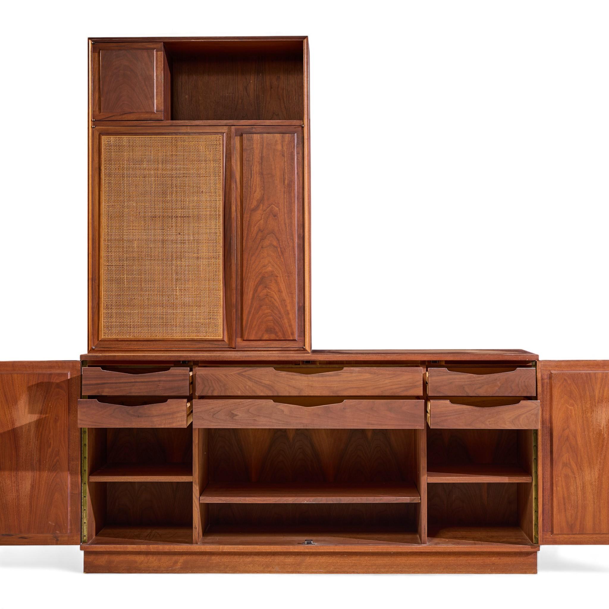 Jack Cartwright for Founders Mid Century Walnut and Cane Credenza and Hutch in vendita 1
