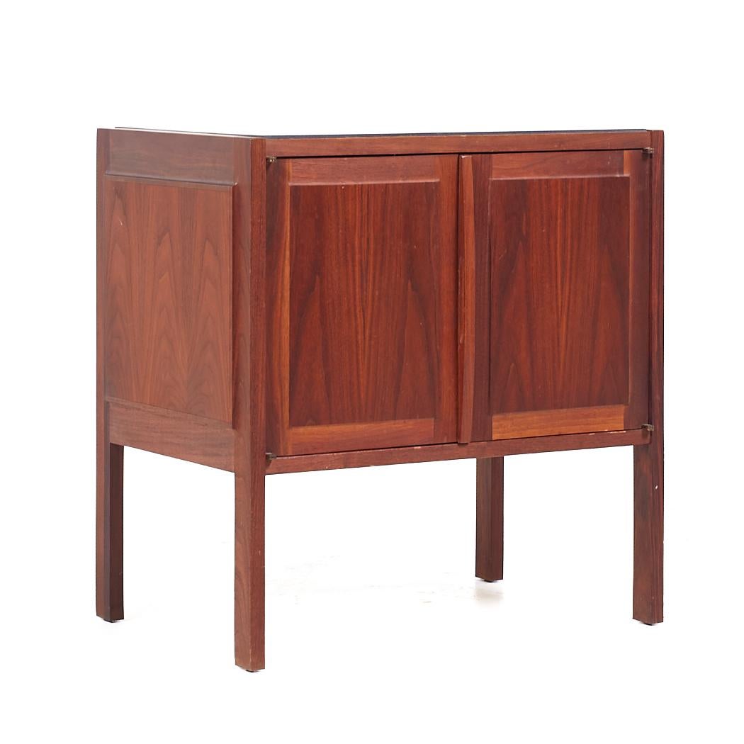 American Jack Cartwright for Founders Mid Century Walnut and Slate Top Nightstands - Pair For Sale