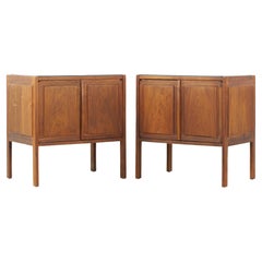 Jack Cartwright for Founders Midcentury Walnut and Slate Top Nightstands, Pair
