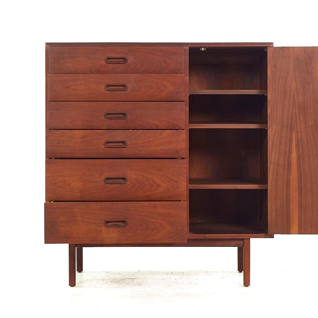 Jack Cartwright for Founders Mid Century Walnut Armoire In Good Condition For Sale In Countryside, IL