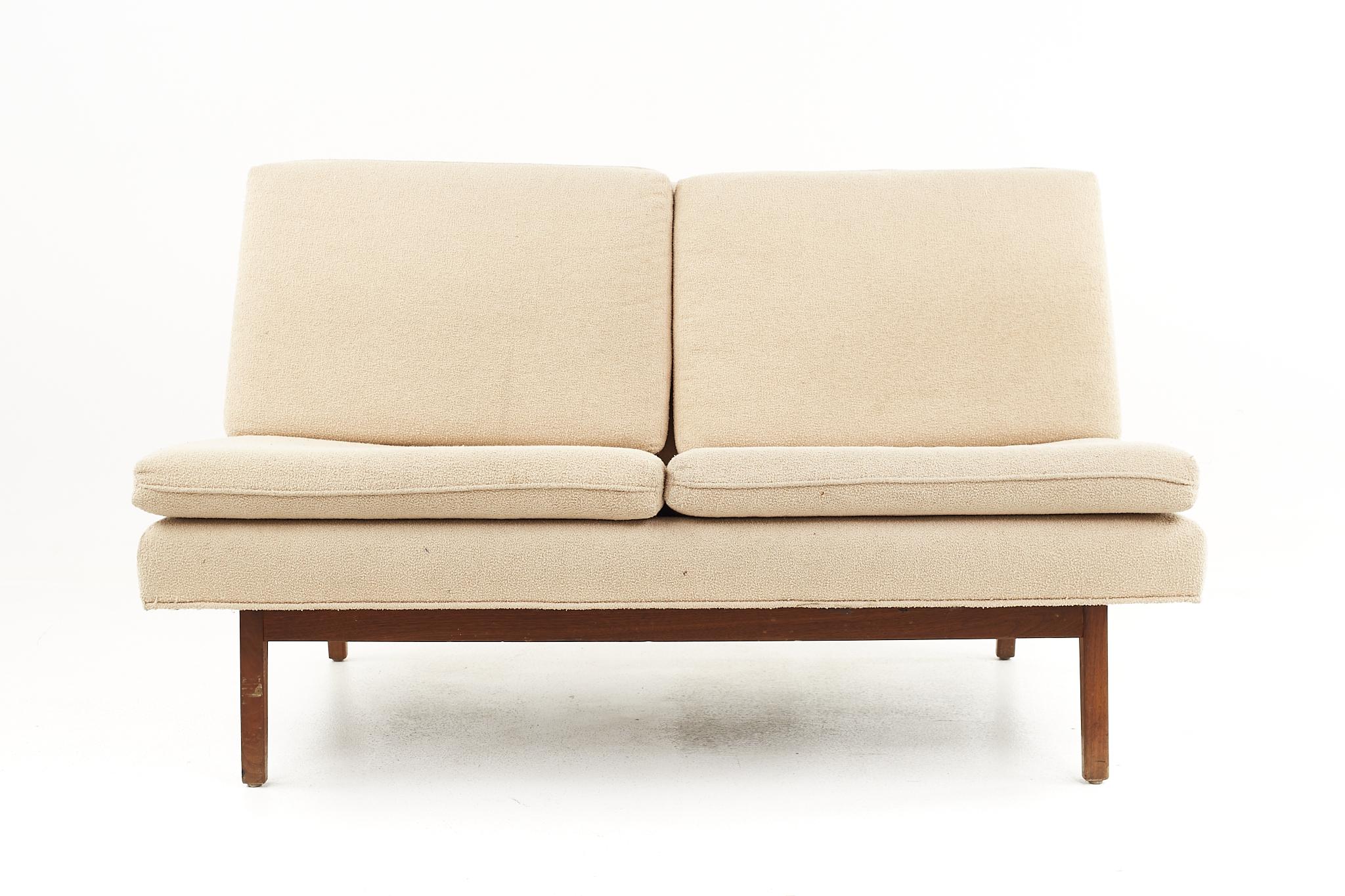 Jack Cartwright for Founders Mid-Century Walnut Bracket Sofas, a Pair In Good Condition In Countryside, IL
