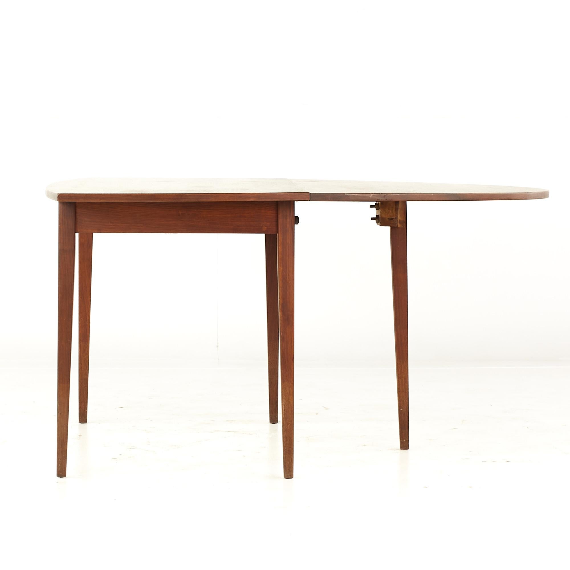 Jack Cartwright for Founders Mid Century Walnut Drop Leaf Dining Table For Sale 4