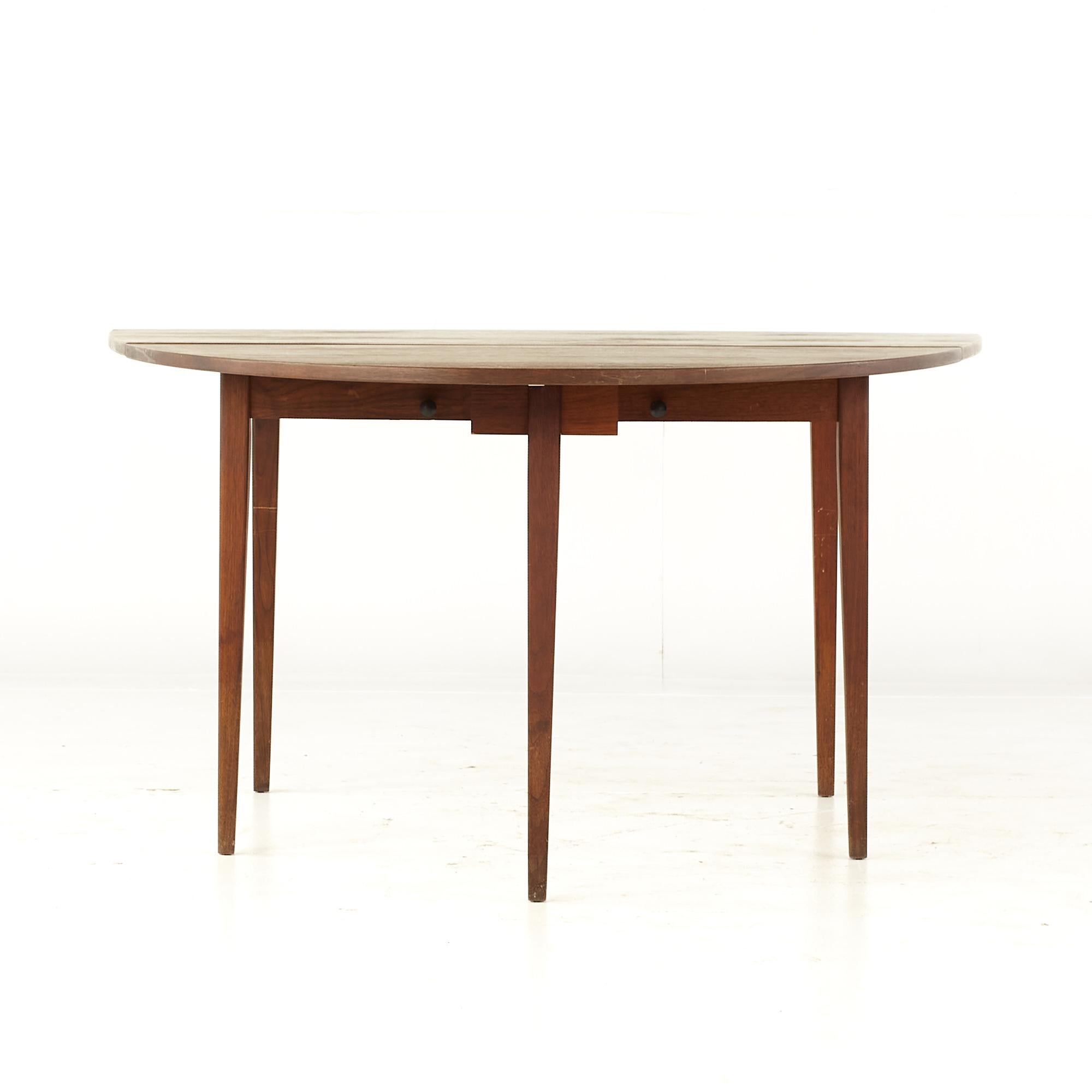 Jack Cartwright for Founders Mid Century Walnut Drop Leaf Dining Table For Sale 3