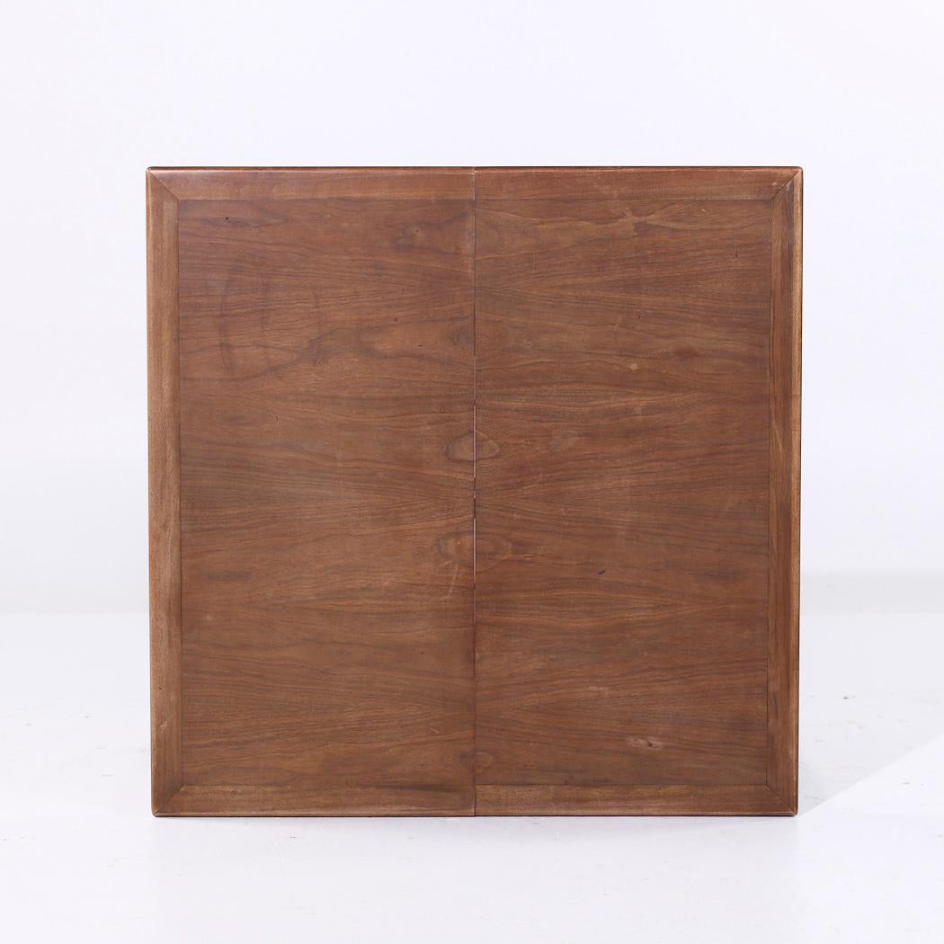 Jack Cartwright for Founders Mid Century Table de salle à manger extensible en noyer à 2 abattants en vente 1