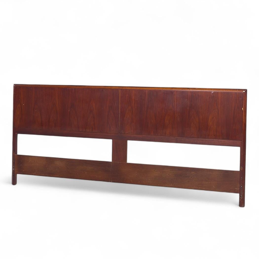 Mid-Century Modern Jack Cartwright for Founders Mid Century Walnut King Headboard For Sale