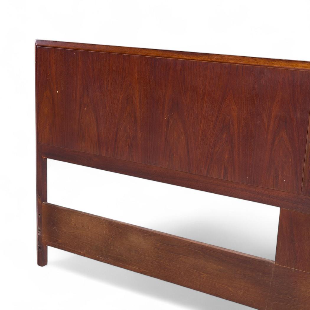 American Jack Cartwright for Founders Mid Century Walnut King Headboard For Sale