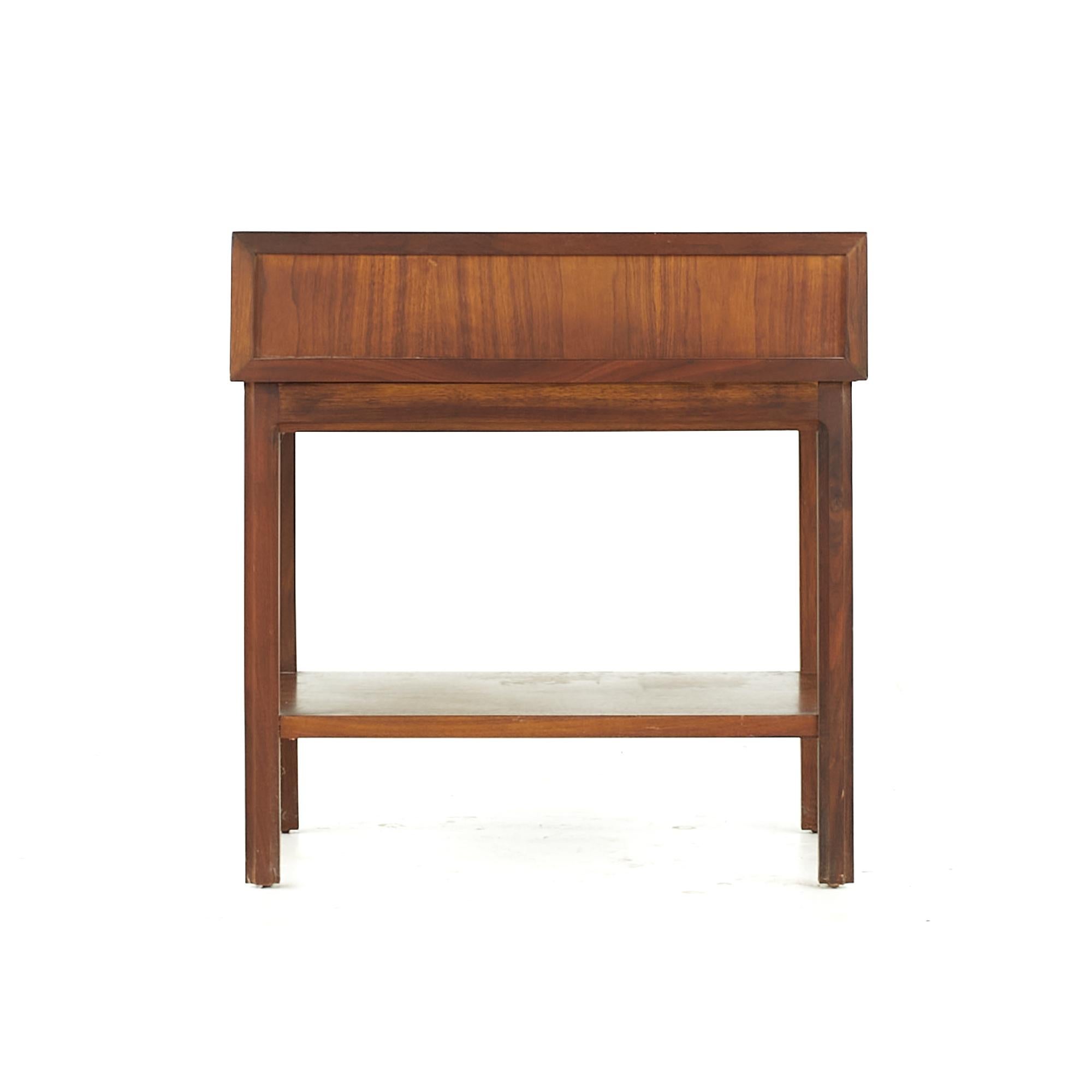 Jack Cartwright for Founders Midcentury Walnut Nightstand In Good Condition For Sale In Countryside, IL