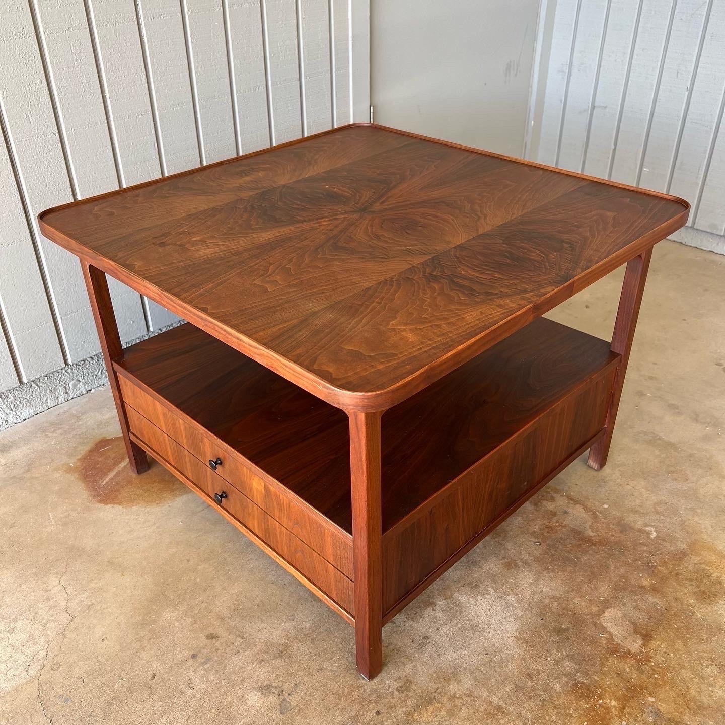 Mid-Century Modern Jack Cartwright for Founders side, end or coffee table For Sale