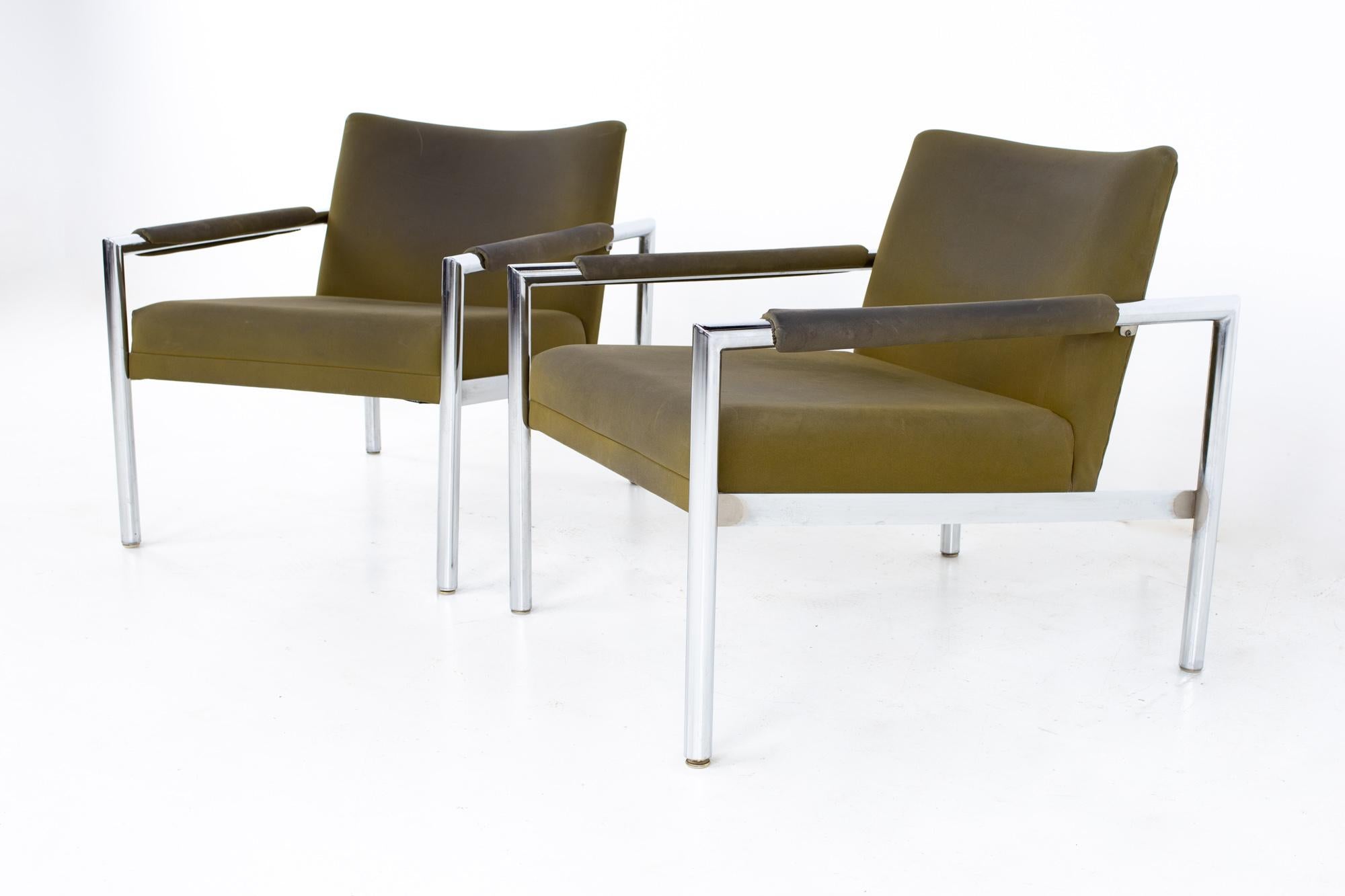 Jack Cartwright for Founders style mid century chrome lounge chairs - A pair
Each chair measures: 25 wide x 29 deep x 26 high, with a seat height of 16 inches and an arm height of 20.5 inches 

All pieces of furniture can be had in what we call