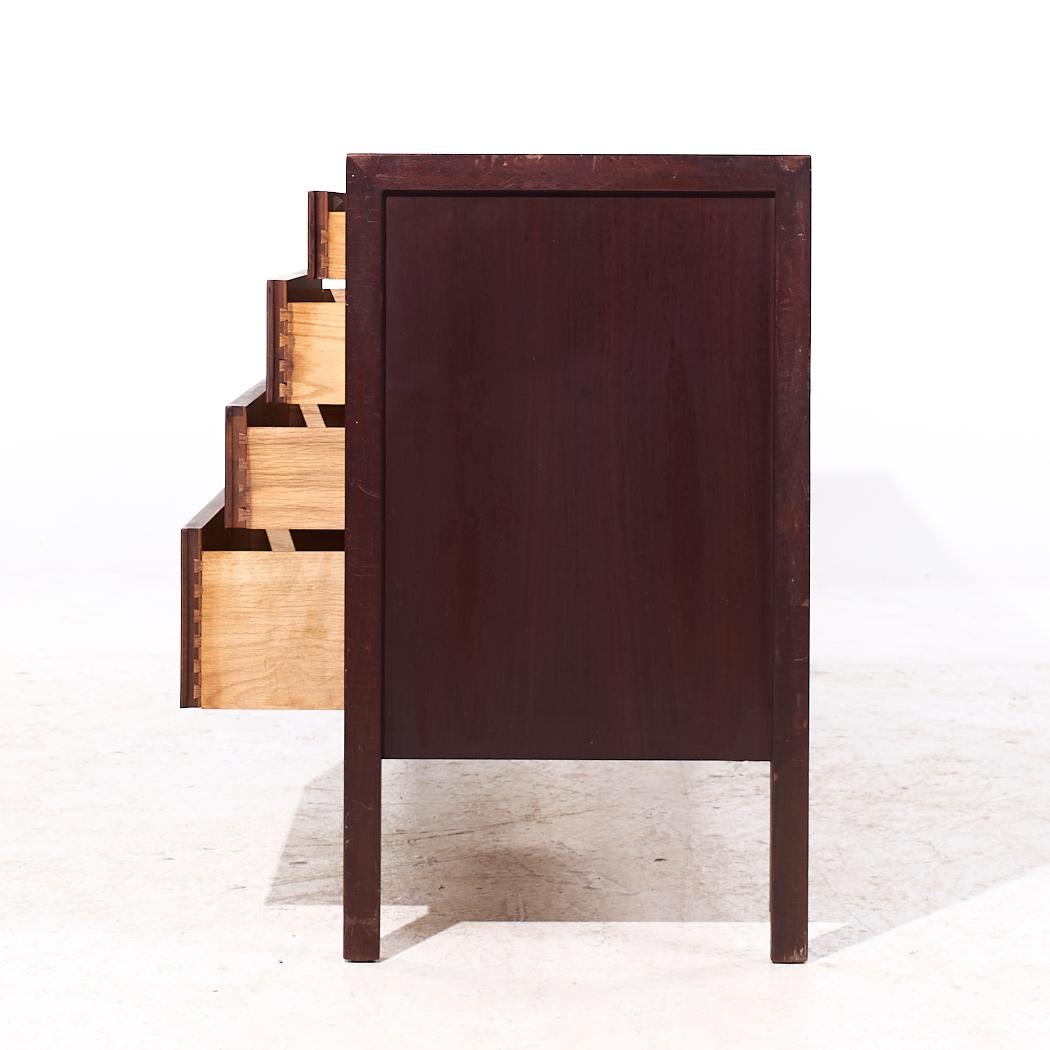 Jack Cartwright per Founders Style Mid Century Dresser a 12 cassetti in noce In condizioni buone in vendita a Countryside, IL