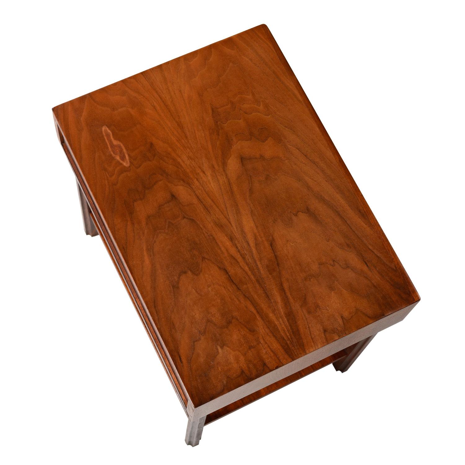 Jack Cartwright for Founders Walnut Nightstand End Table, Mid-Century Modern In Excellent Condition In Chattanooga, TN