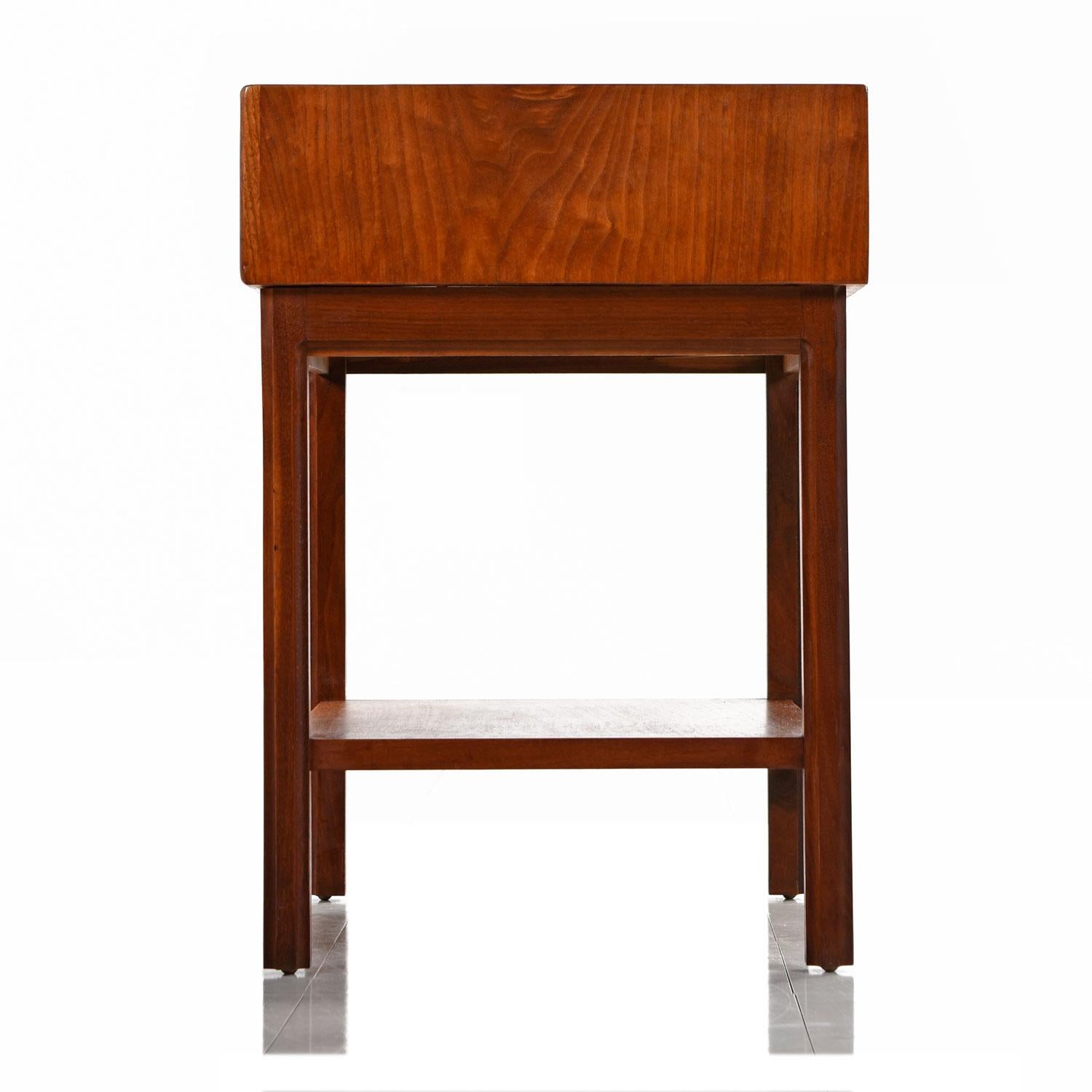 Mid-20th Century Jack Cartwright for Founders Walnut Nightstand End Table, Mid-Century Modern