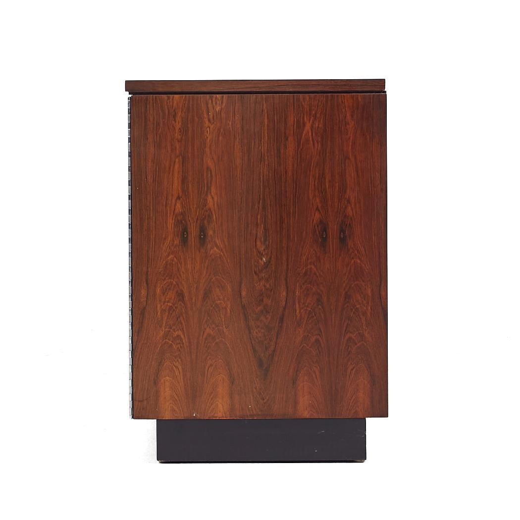 Mid-Century Modern Jack Cartwright Founders Mid Century Rosewood Credenza For Sale