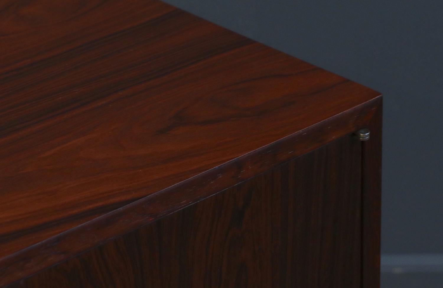 Credenza in legno di palissandro di Jack Cartwright per Founders In condizioni ottime in vendita a Los Angeles, CA