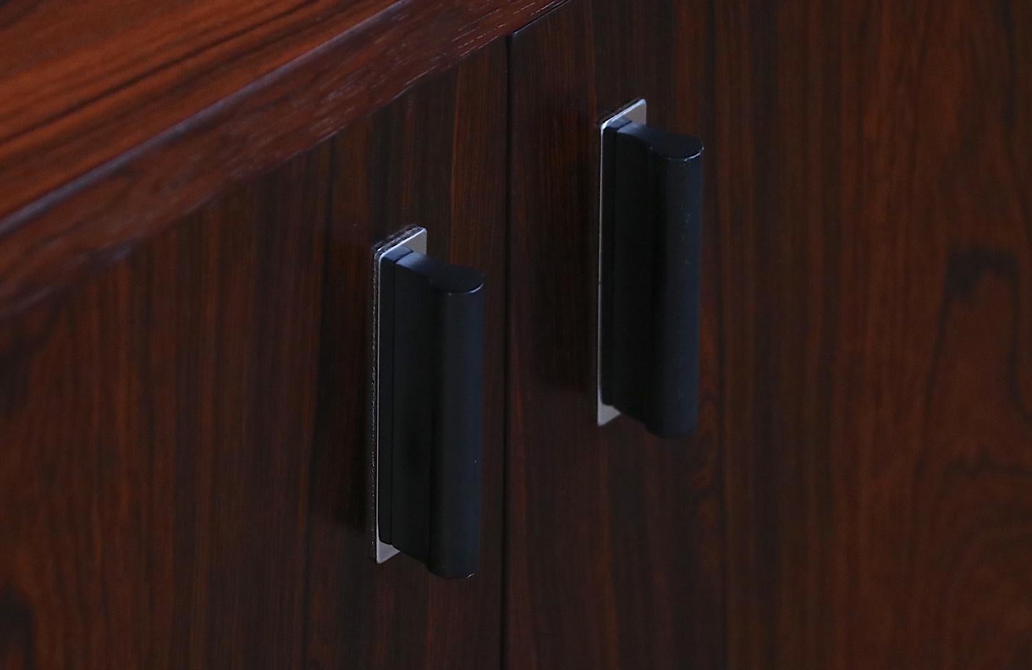 Metallo Credenza in legno di palissandro di Jack Cartwright per Founders in vendita