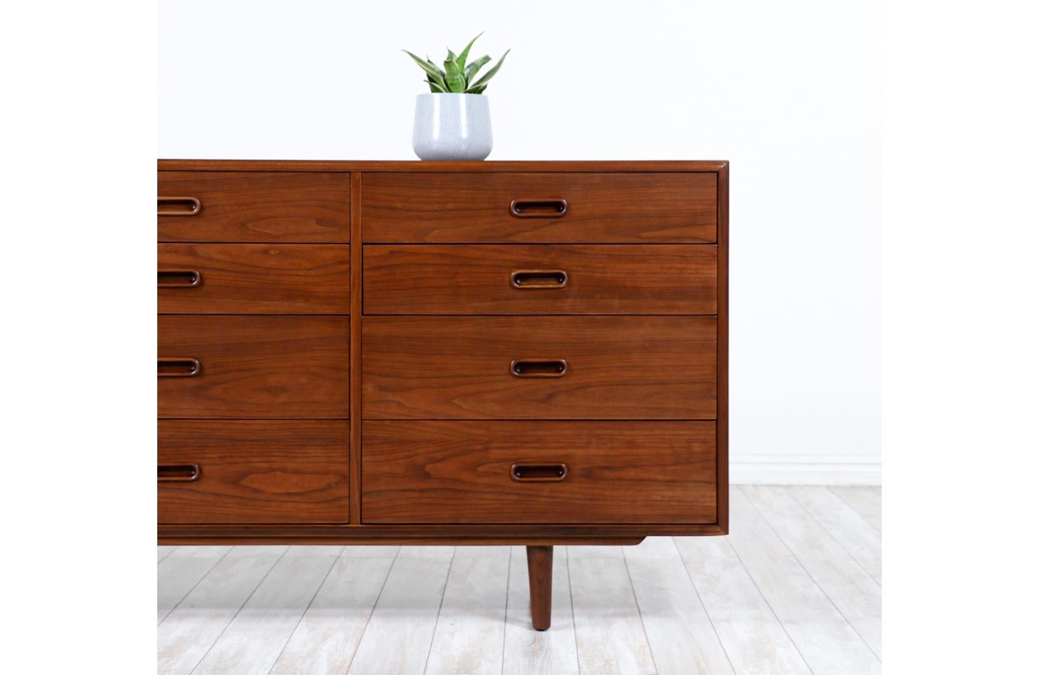 Mid-20th Century Jack Cartwright Walnut 12-Drawer Dresser for Founders Co.