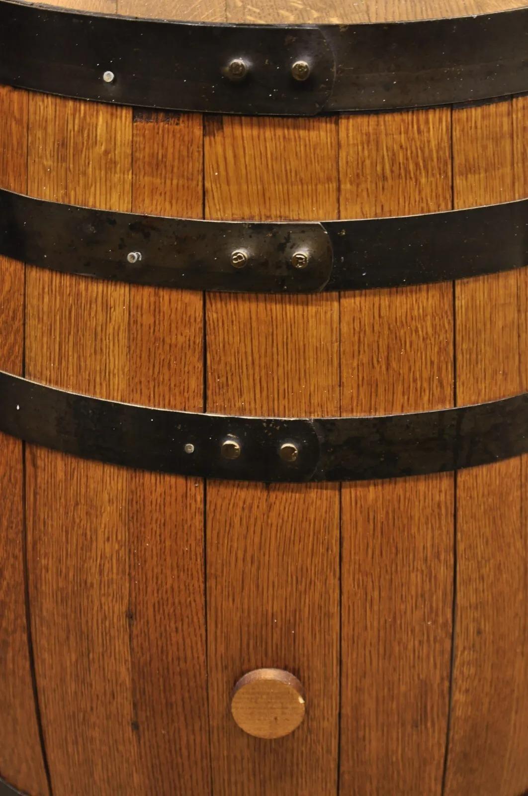 Jack Daniels Whiskey Barrel Gravierte Oak Wood Metallbänder im Angebot 2