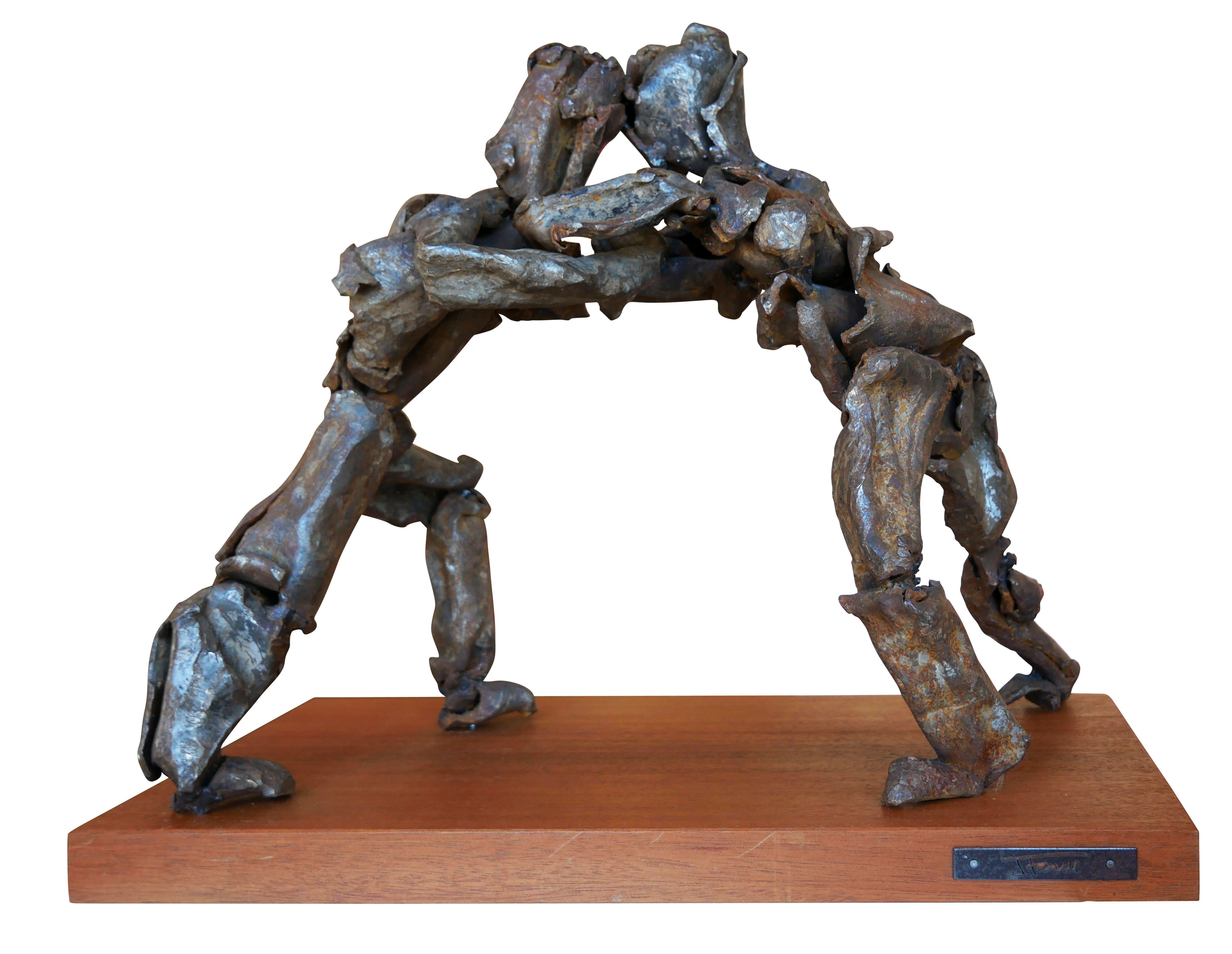 Jack Farrell Abstract Sculpture – Modernistische abstrakte figurative Skulptur „Sumo“ aus Stahl und Holz
