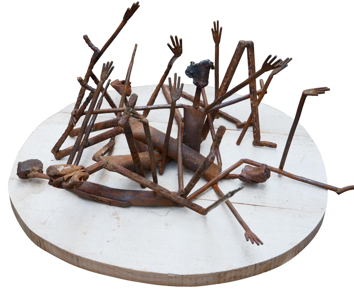 Sculpture figurative abstraite en acier et bois « twister » moderniste en vente 1