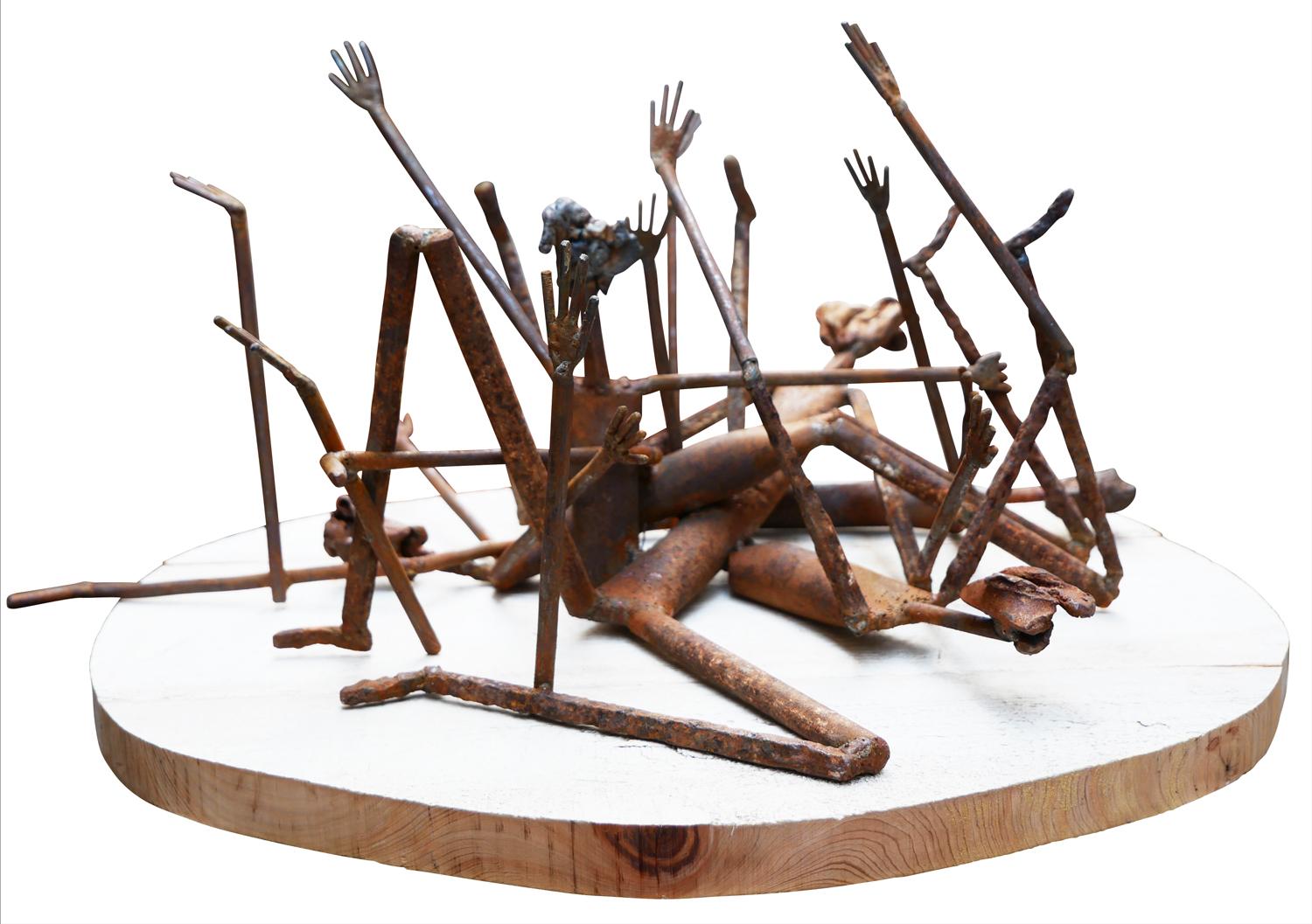 „Twister“ Modernistische abstrakte figurative Skulptur aus Stahl und Holz im Angebot 1
