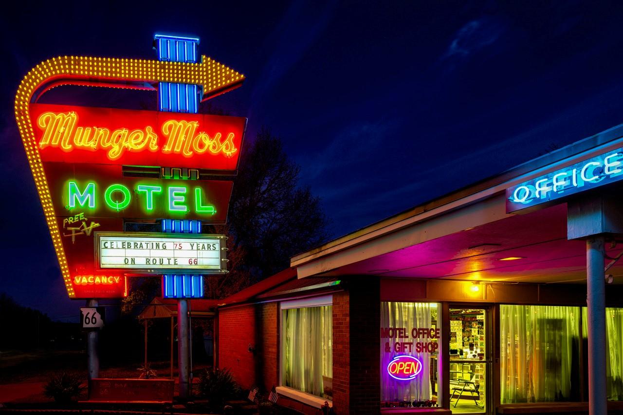 Munger Moss Motel - Photograph by Jack Hayhow 