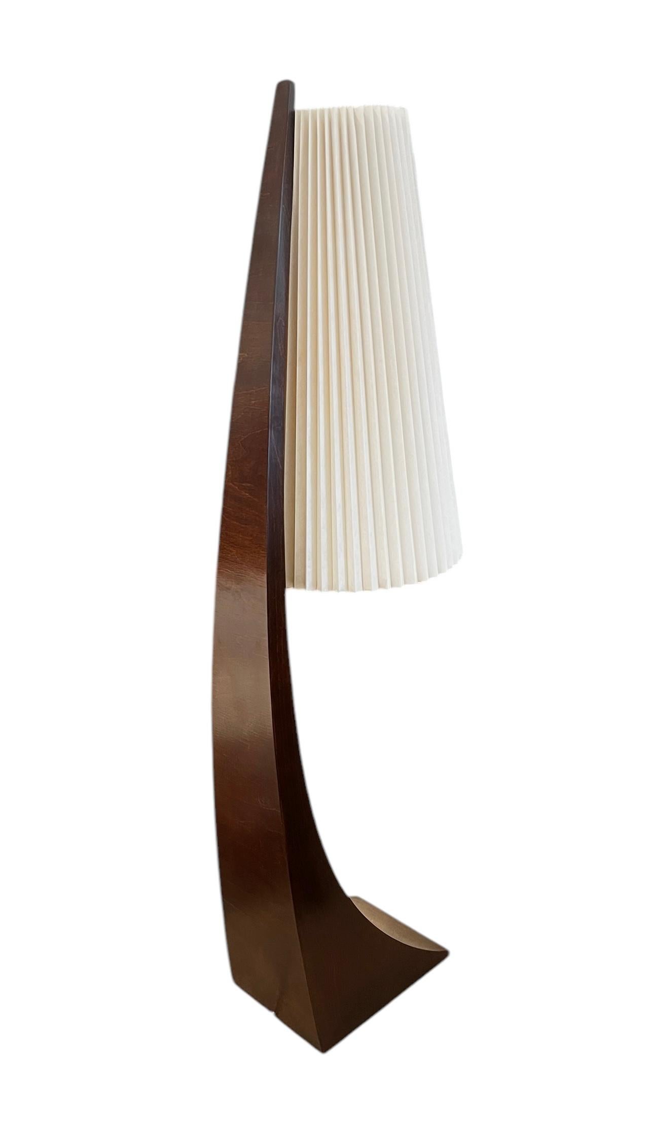 Jack Heywood & Arthur Jacobs for Modeline of California 1960's Model 7520. Excellent vintage condition with age appropriate wear. Wood has been refinished. Original lamp shade. Fantastic form and a great statement piece.