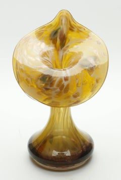"Jack-in-the-Pulpit" Cornucopia Flower Vase with Gold Flecks