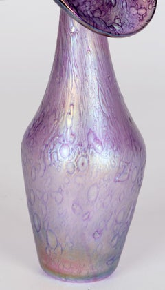 Jack in the Pulpit Floral Style Iridescent Art Glass Vase