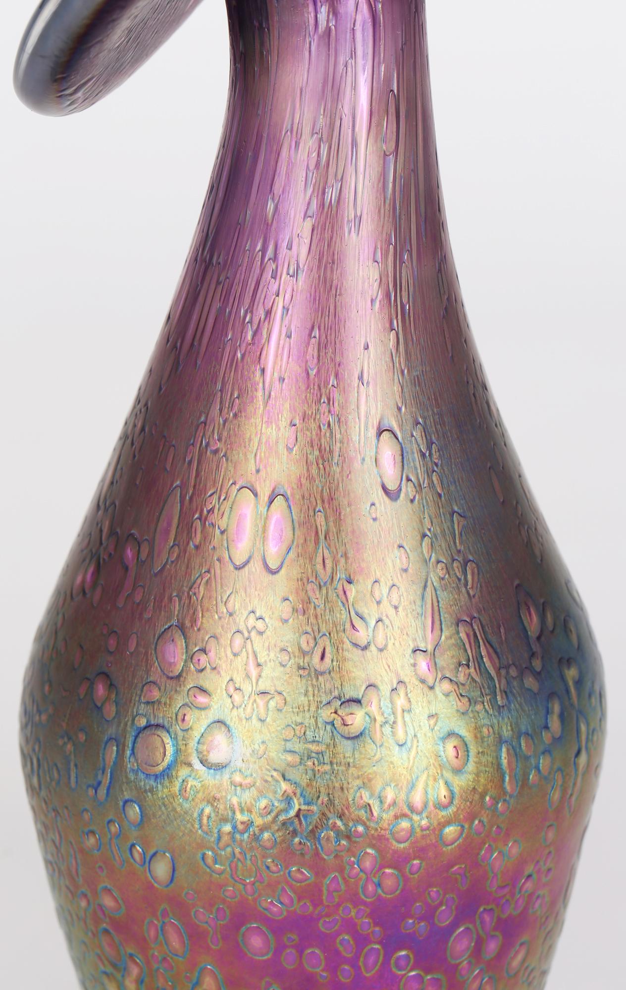 Moderne Jack in the Pulpit - Vase en verre d'art irisé de style floral en vente